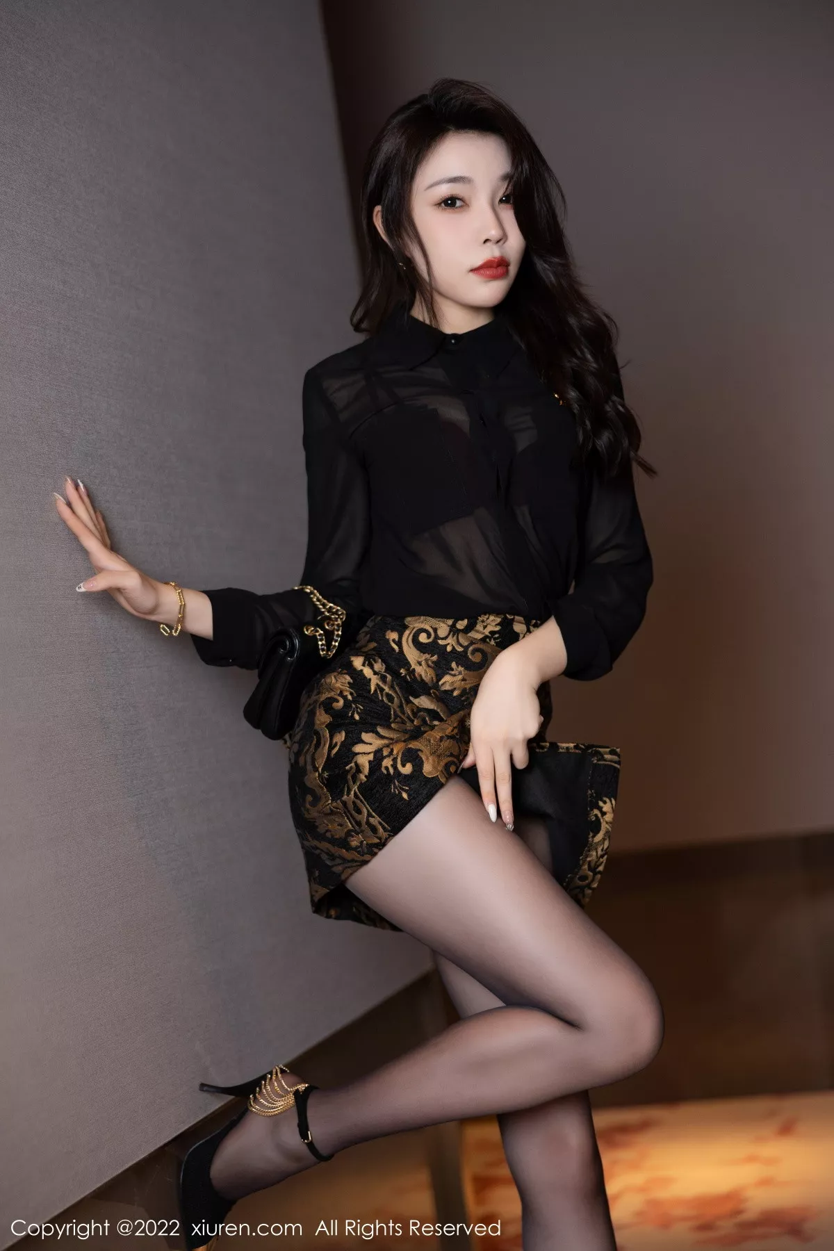 秀人集.com_[XiuRen秀人网]No.5953_女神徐莉芝Booty黑色轻透上衣配黑短裙露红色蕾丝内衣诱惑写真83P