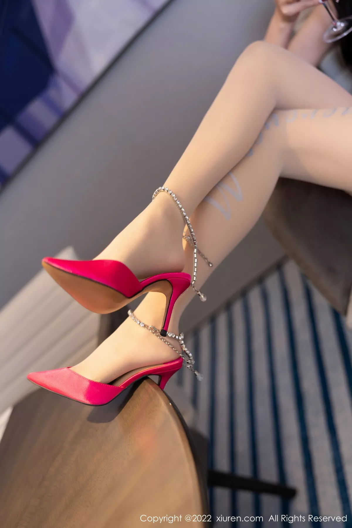 秀人集.com_[XiuRen秀人网]No.5959_女神杨晨晨Yome浴室脱红色短裙露无内肉丝秀惹火身材诱惑写真88P