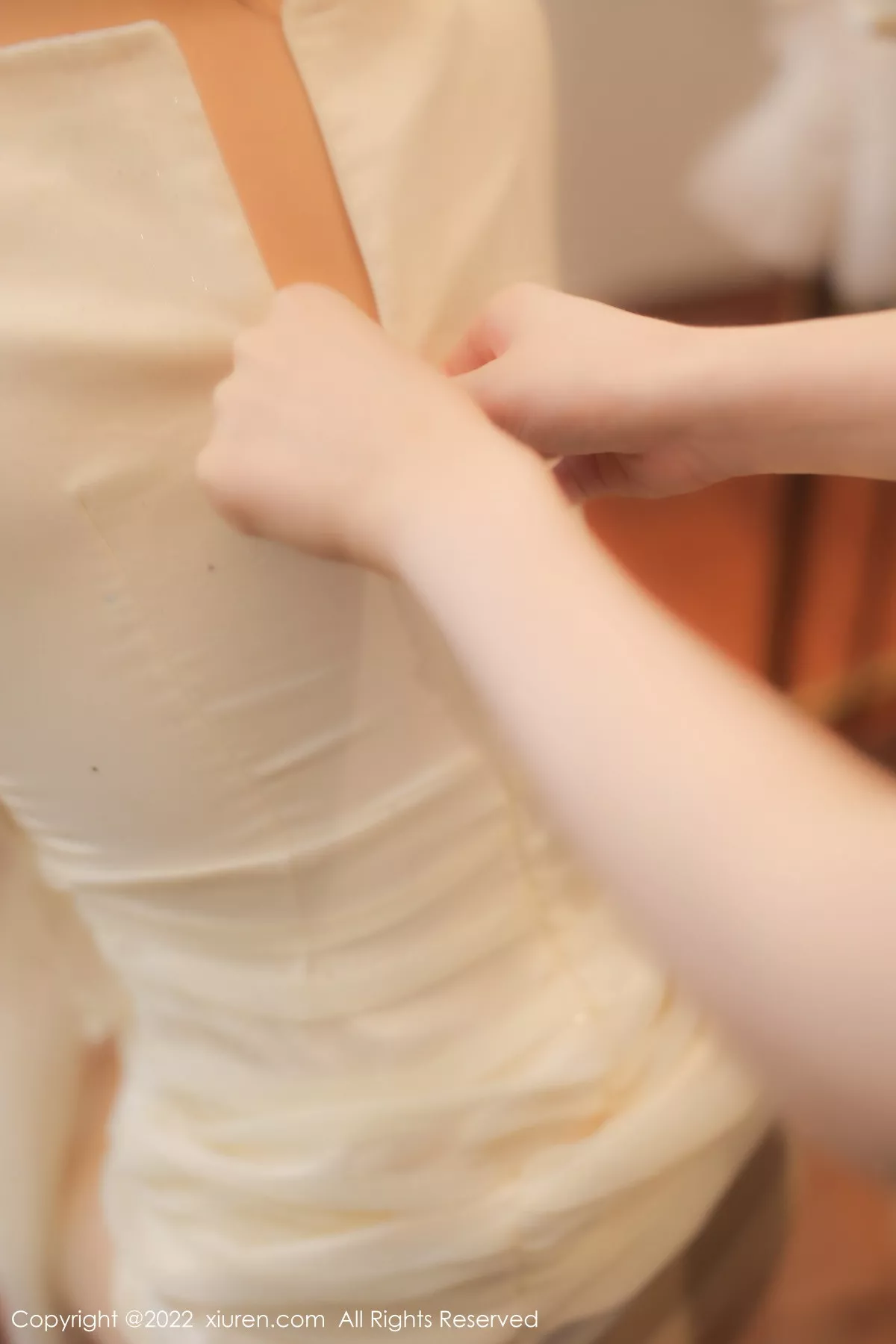 秀人集.com_[XiuRen秀人网]No.5958_女神朱可儿Flora性感白色礼裙配超薄无内肉丝秀丰满身材诱惑写真75P