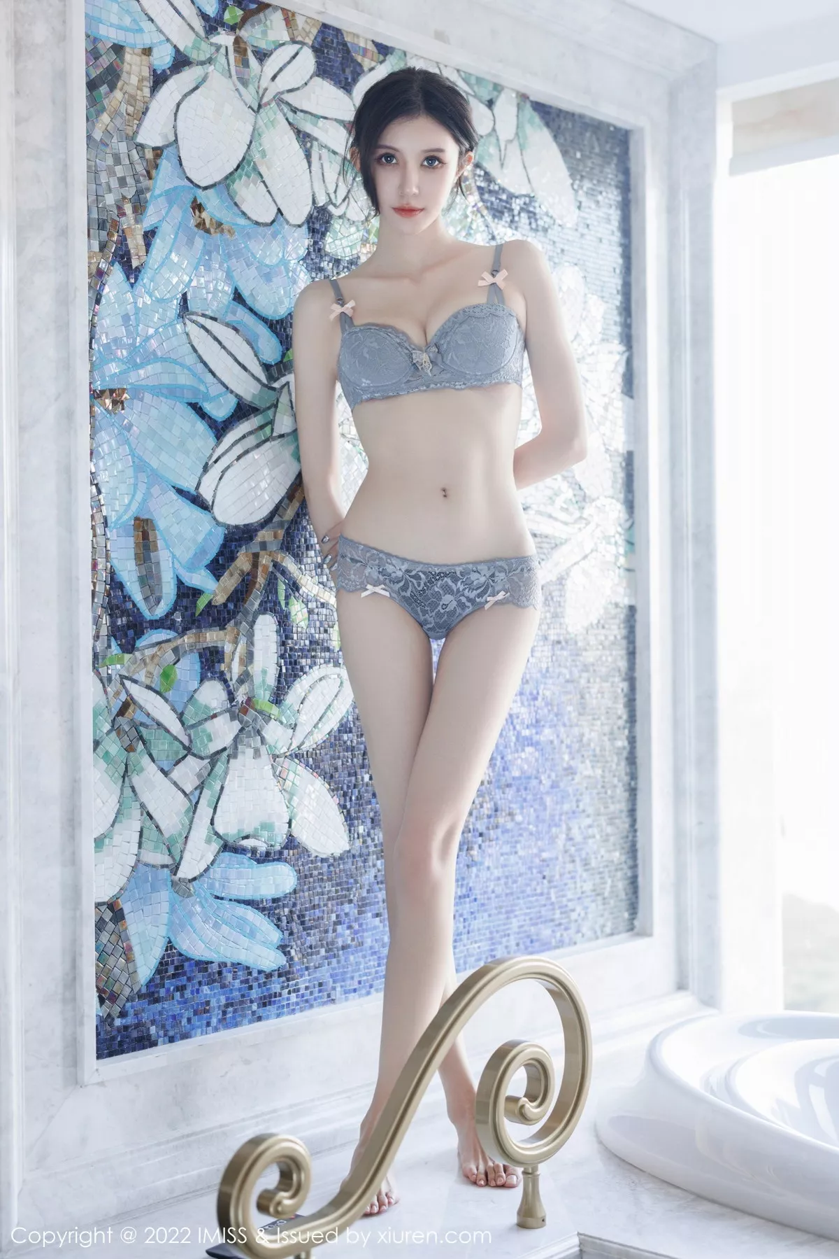 秀人集.com_[IMISS爱蜜社]Vol.708_模特泥鳅鳅私房脱灰色制服露性感蕾丝内衣配开档黑丝诱惑写真55P