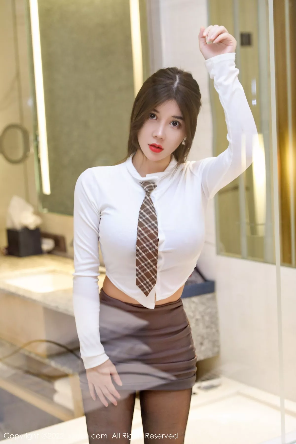 秀人集.com_[XiuRen秀人网]No.5961_模特周jojobaby半脱性感白T露黑色蕾丝内衣秀傲人豪乳诱惑写真59P