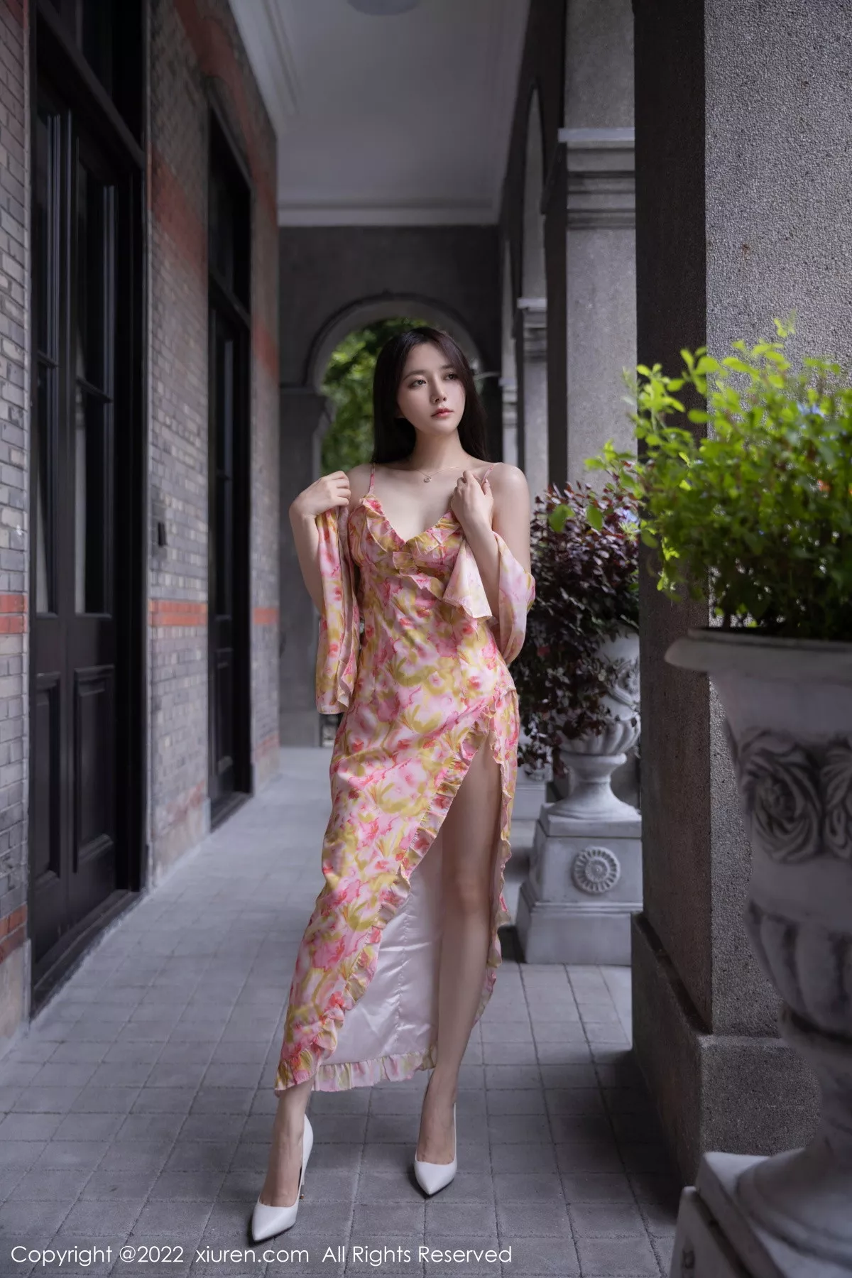 秀人集.com_[XiuRen秀人网]No.5979_模特鱼子酱Fish四季拍摄主题性感吊裙系列秀完美身材诱惑写真73P