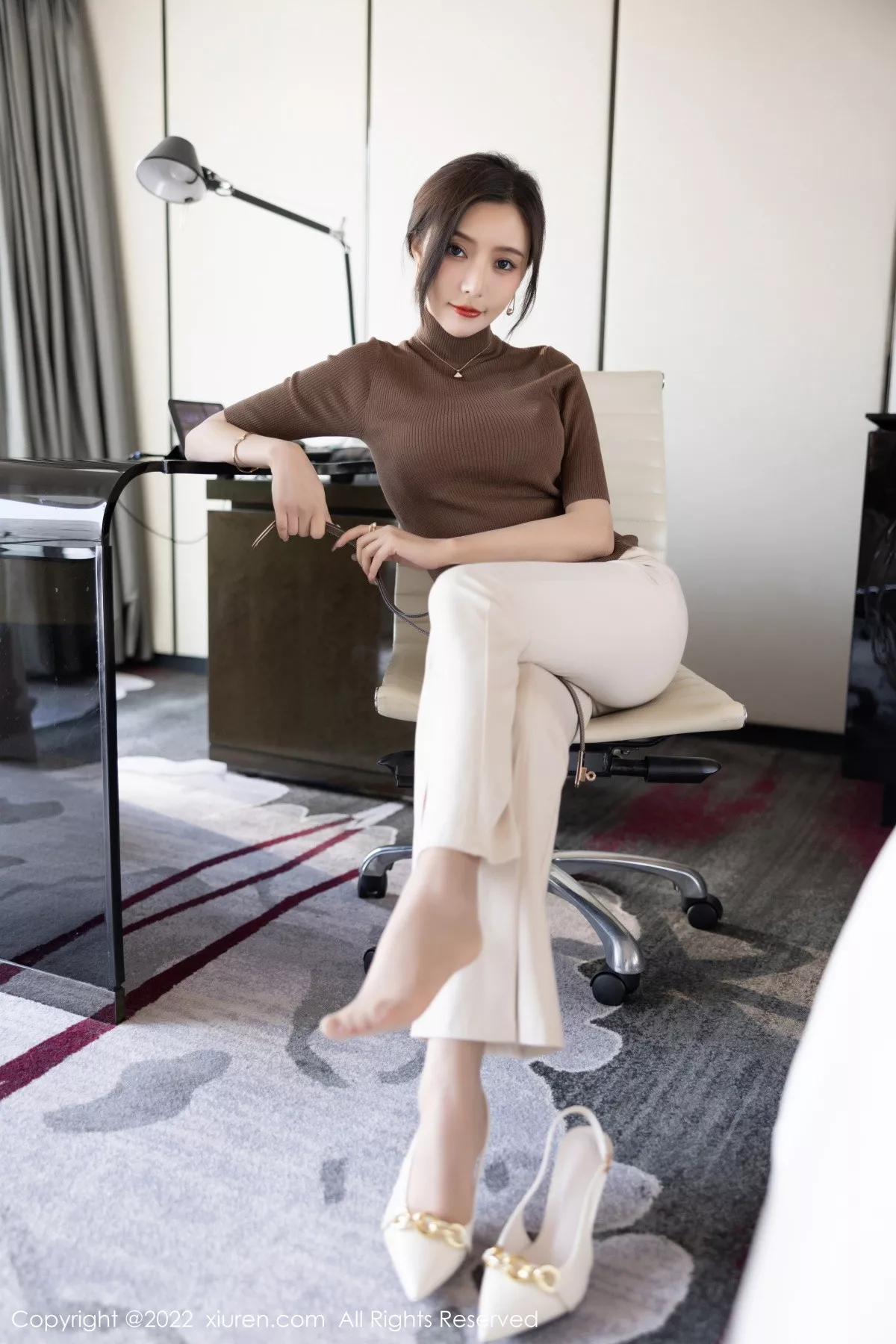 秀人集.com_[XiuRen秀人网]No.5978_女神王馨瑶yanni私房半脱露性感蓝色内衣配超薄无内肉丝诱惑写真81P