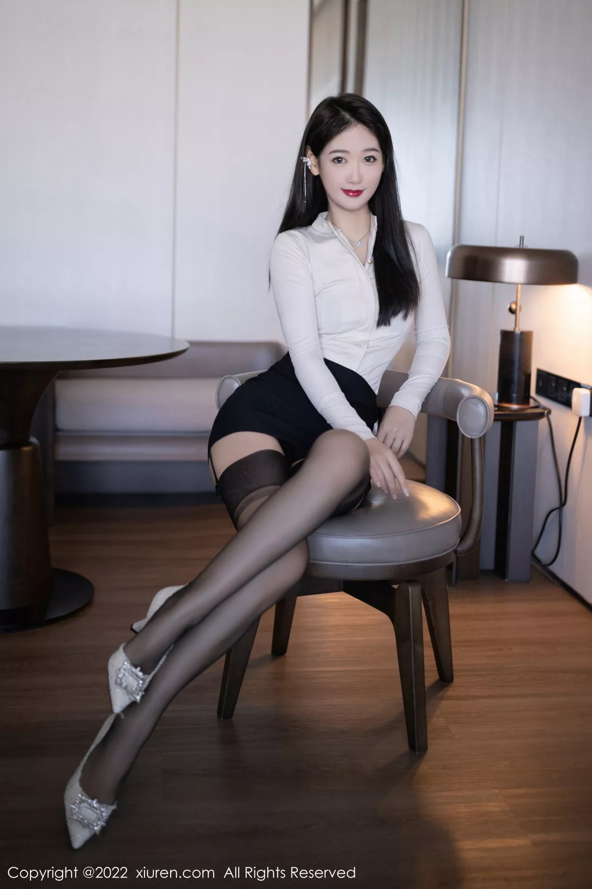 秀人集.com_[XiuRen秀人网]No.5986_模特唐安琪白色上衣配黑短裙半脱露薄纱内衣黑丝吊袜诱惑写真79P
