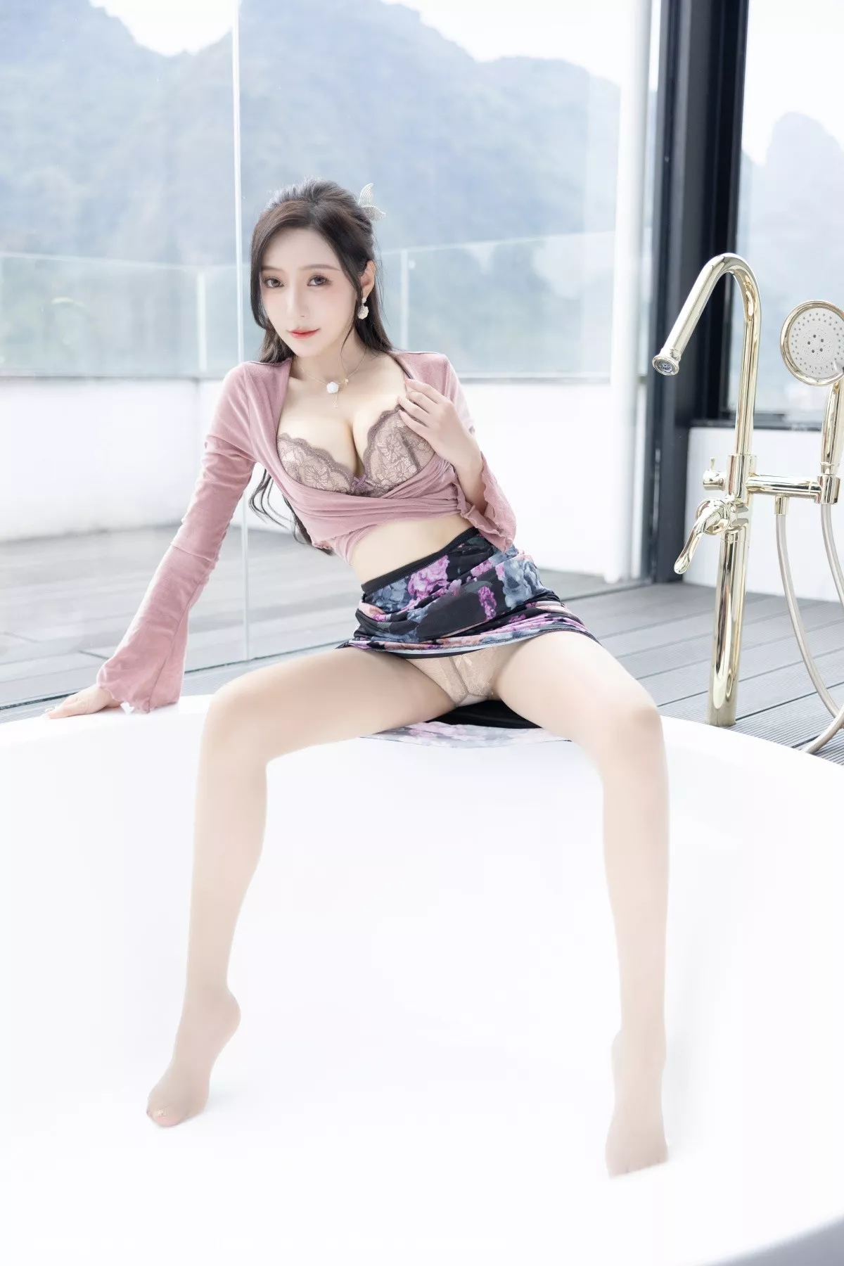 秀人集.com_[XiuRen秀人网]No.5985_女神王馨瑶yanni粉灰色上衣配花色长裙露蕾丝内衣撩人诱惑写真82P