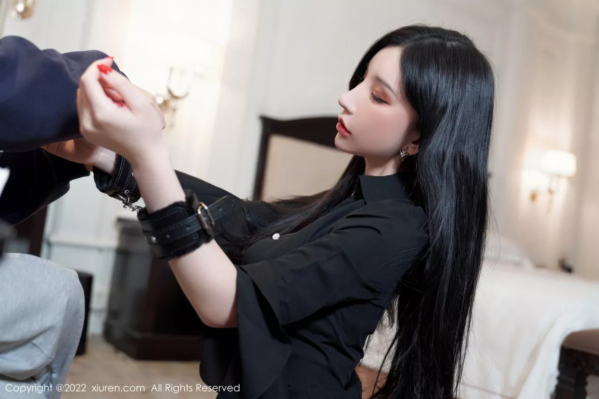 秀人集.com_[XiuRen秀人网]No.6012_女神周于希Sally脱职业装露黑色内衣秀完美身材迷人诱惑写真94P