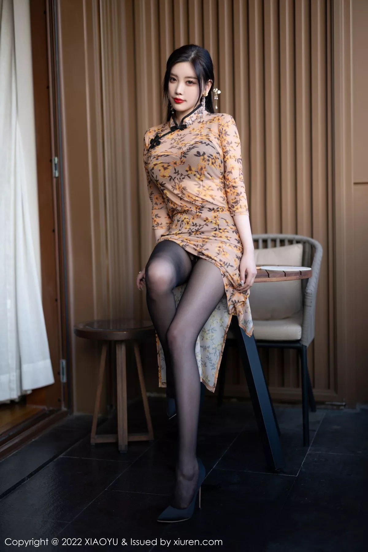 秀人集.com_[XiaoYu画语界]Vol.927_女神杨晨晨Yome脱轻透旗袍露黑色蕾丝内衣配开档黑丝诱惑写真88P