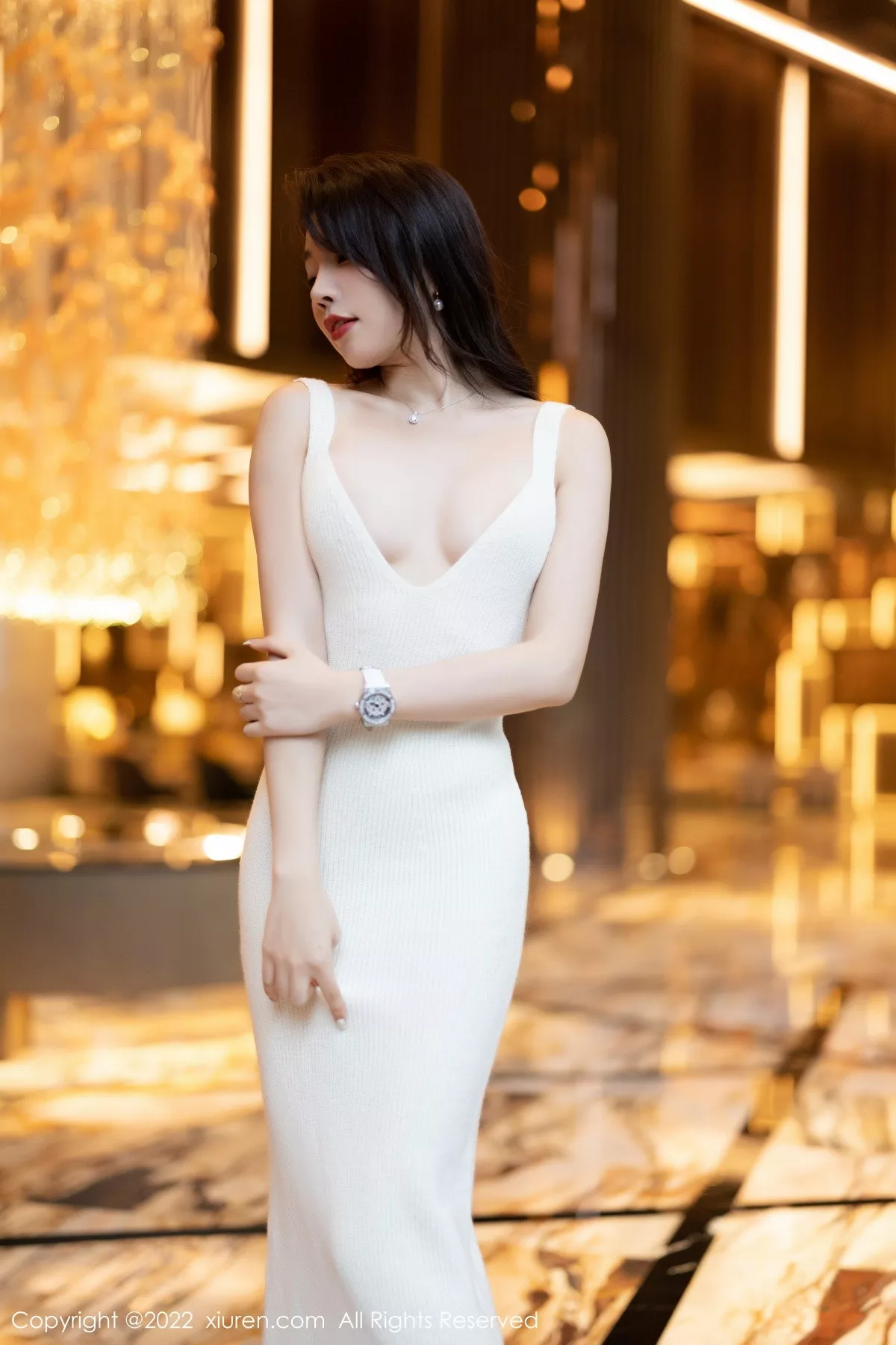 秀人集.com_[XiuRen秀人网]No.6010_女神徐莉芝Booty脱性感白色套装露超薄无内肉丝秀翘臀诱惑写真82P