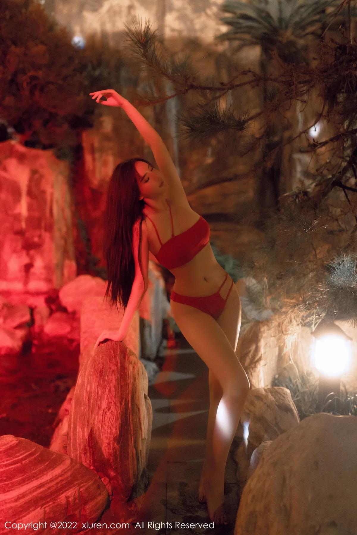 秀人集.com_[XiuRen秀人网]No.6014_女神Carol周妍希温泉场景性感红色比基尼秀丰满身材诱惑写真58P
