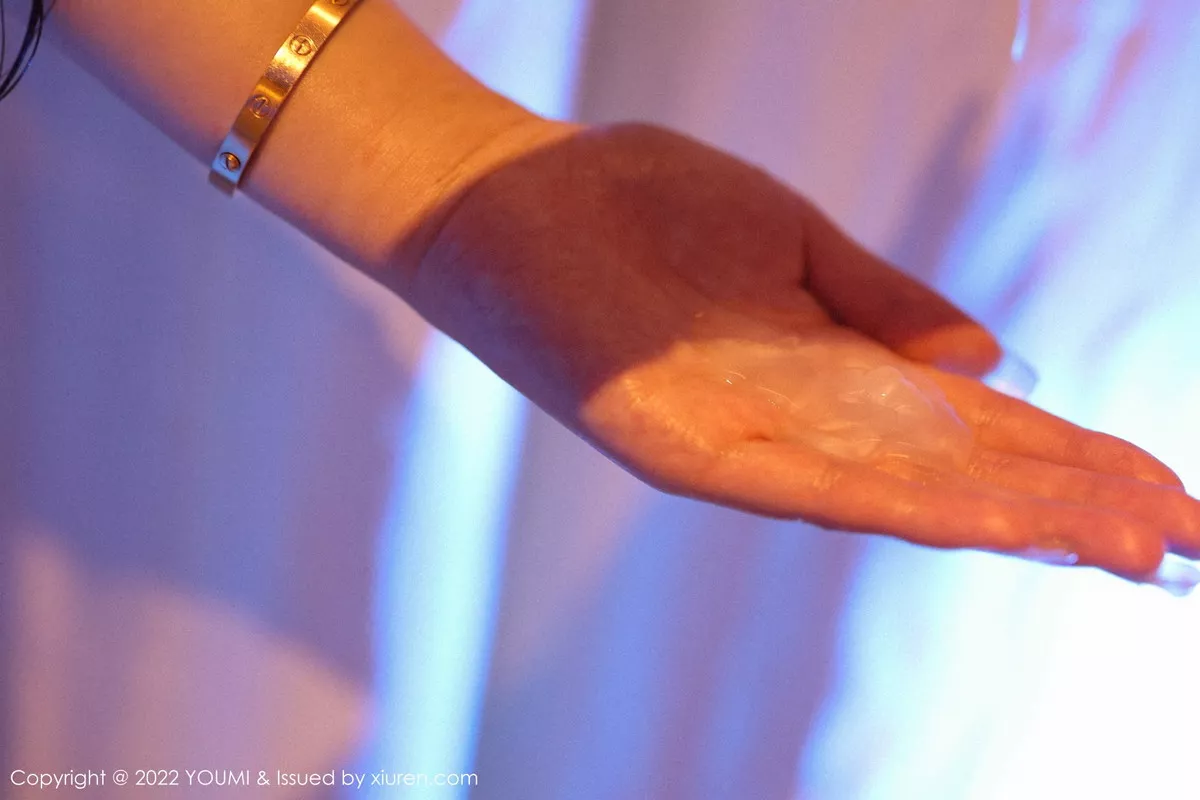 秀人集.com_[YouMi尤蜜荟]Vol.880_女神尤妮丝Egg私房浴室淡黄色连衣短裙湿身秀丰满身材诱惑写真70P