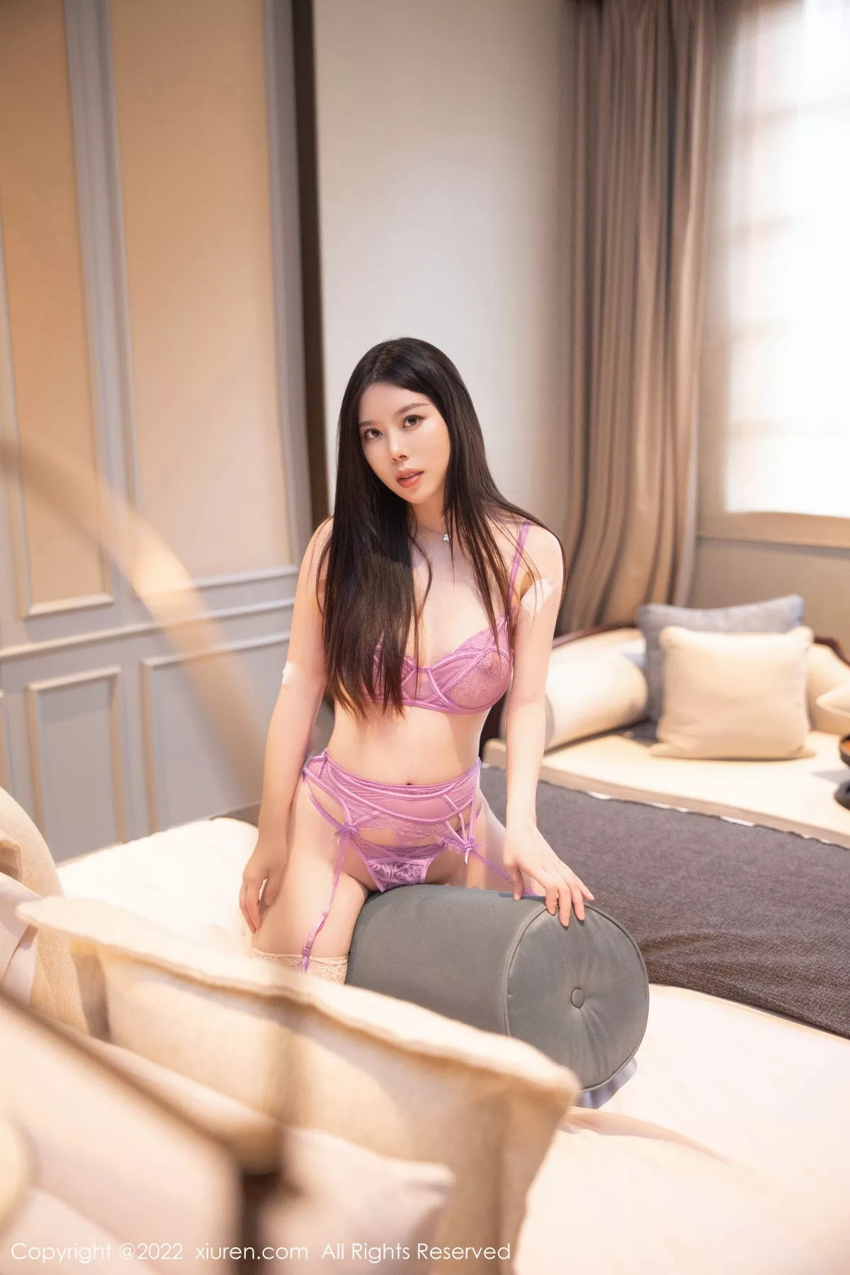 秀人集.com_[XiuRen秀人网]No.6016_模特白茹雪玫红色蕾丝情趣内衣配白丝吊袜秀惹火身材诱惑写真44P