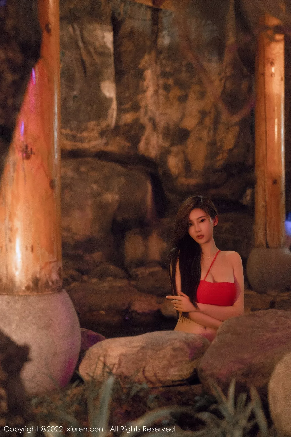 秀人集.com_[XiuRen秀人网]No.6014_女神Carol周妍希温泉场景性感红色比基尼秀丰满身材诱惑写真58P