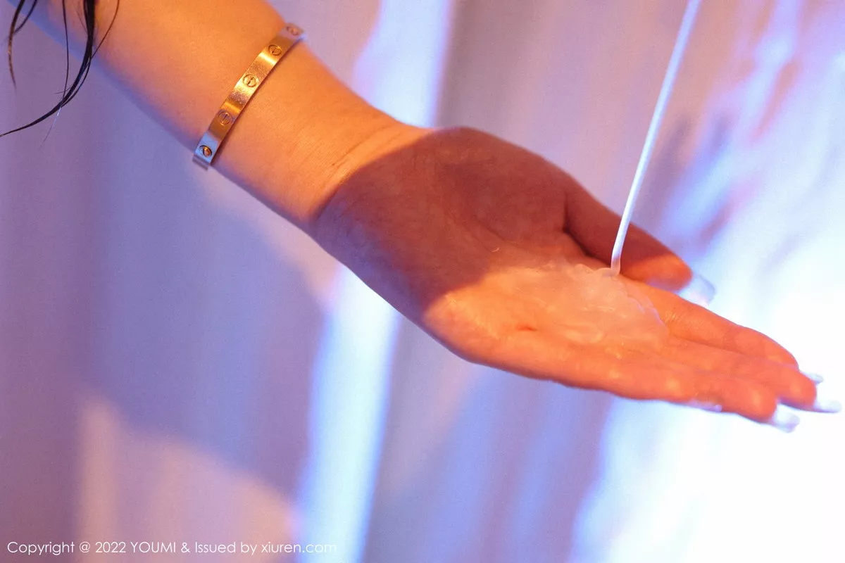 秀人集.com_[YouMi尤蜜荟]Vol.880_女神尤妮丝Egg私房浴室淡黄色连衣短裙湿身秀丰满身材诱惑写真70P