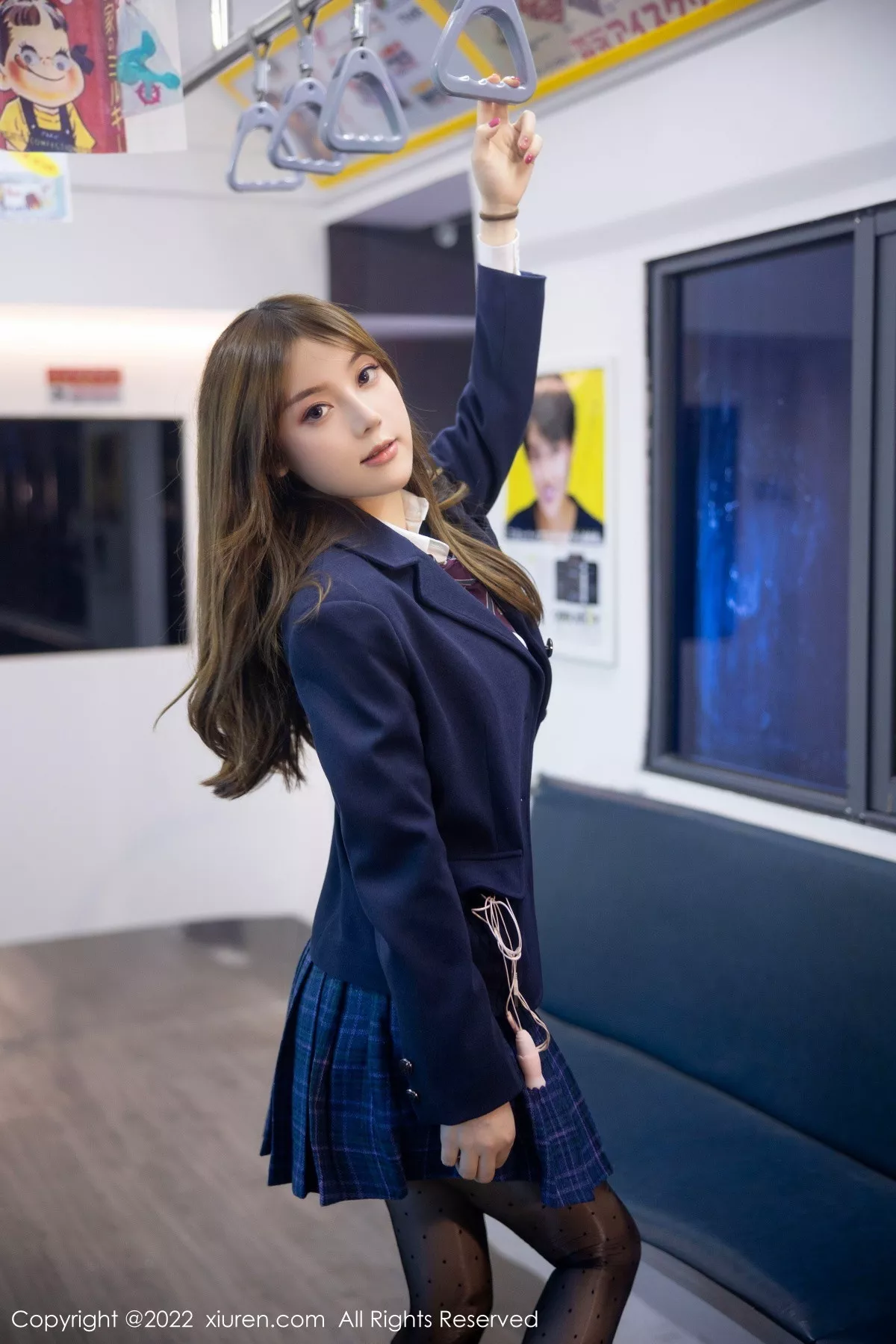 秀人集.com_[XiuRen秀人网]No.5899_模特豆瓣酱电车场景性感白T露浅色内衣配超薄黑丝丰满诱惑写真89P