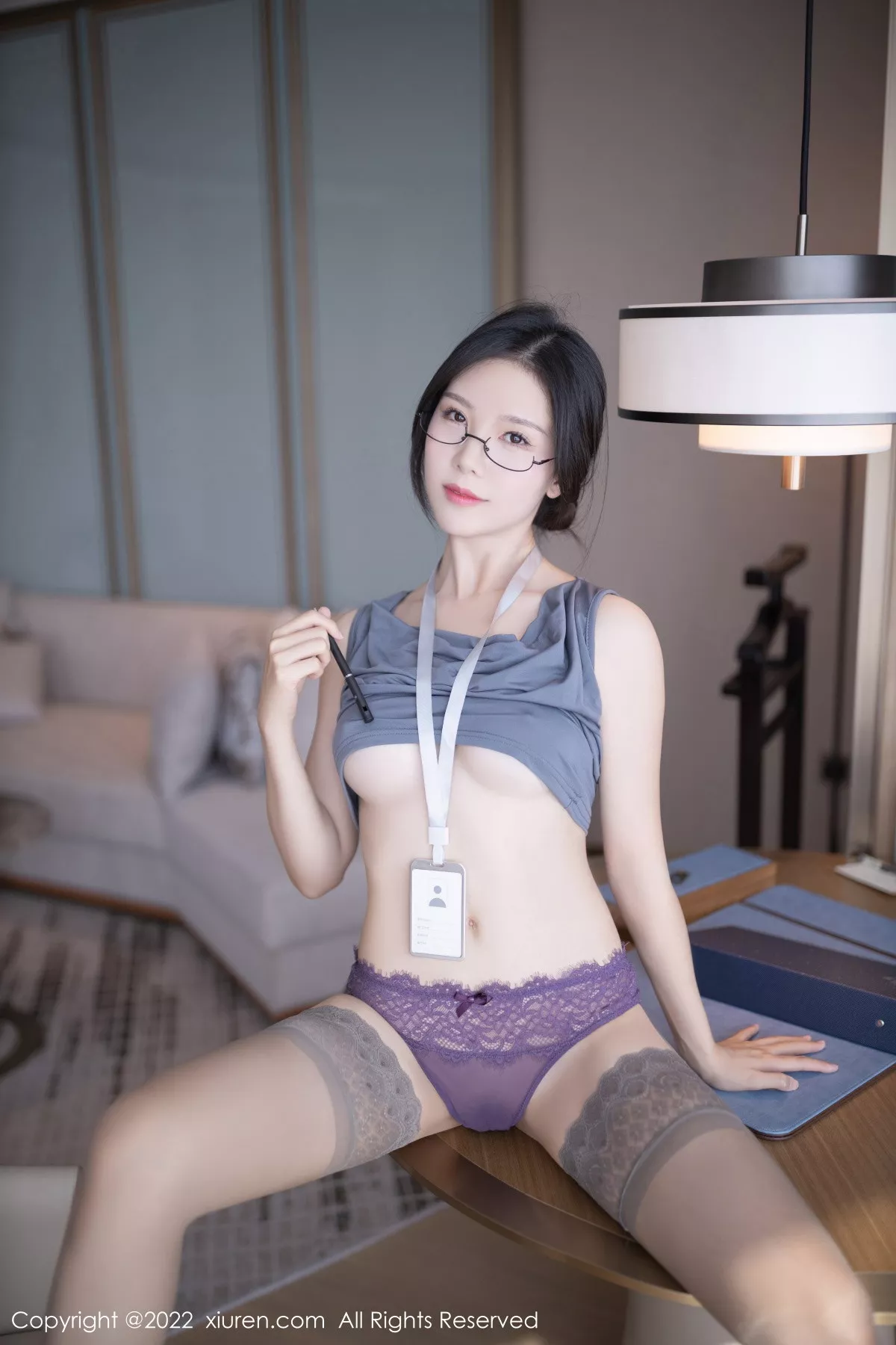 秀人集.com_[XiuRen秀人网]No.5900_模特利世灰色上衣配白长裙半撩露蕾丝内裤秀翘臀美腿诱惑写真71P