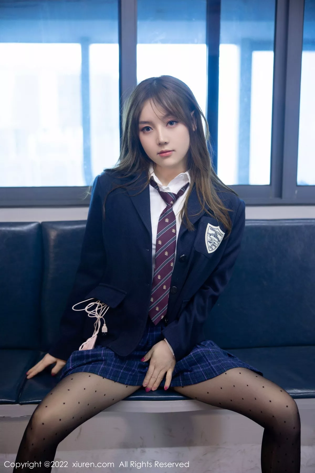 秀人集.com_[XiuRen秀人网]No.5899_模特豆瓣酱电车场景性感白T露浅色内衣配超薄黑丝丰满诱惑写真89P