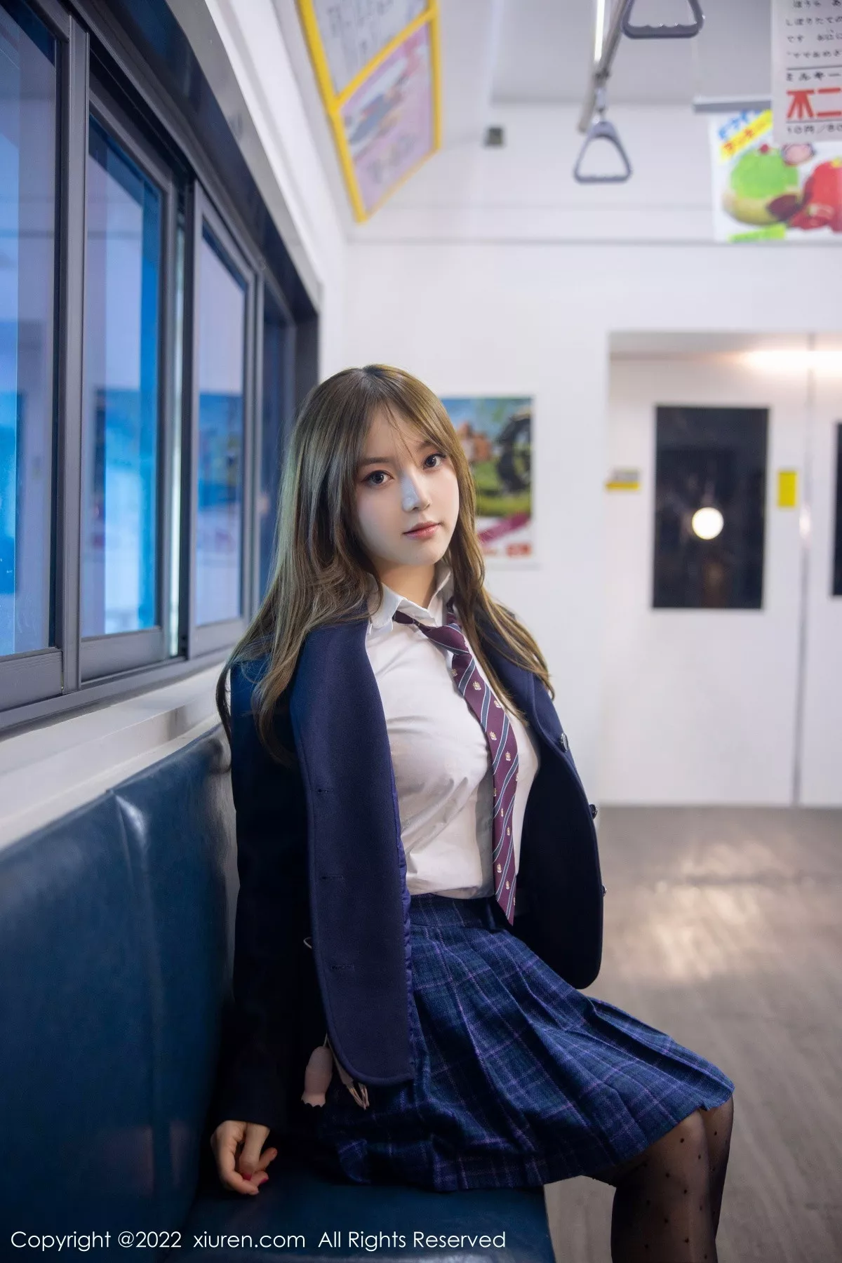 秀人集.com_[XiuRen秀人网]No.5899_模特豆瓣酱电车场景性感白T露浅色内衣配超薄黑丝丰满诱惑写真89P