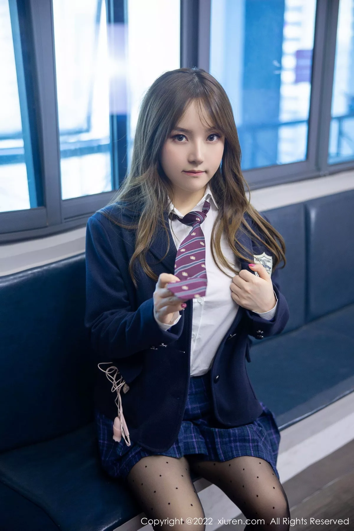 秀人集.com_[XiuRen秀人网]No.5899_模特豆瓣酱电车场景性感白T露浅色内衣配超薄黑丝丰满诱惑写真89P