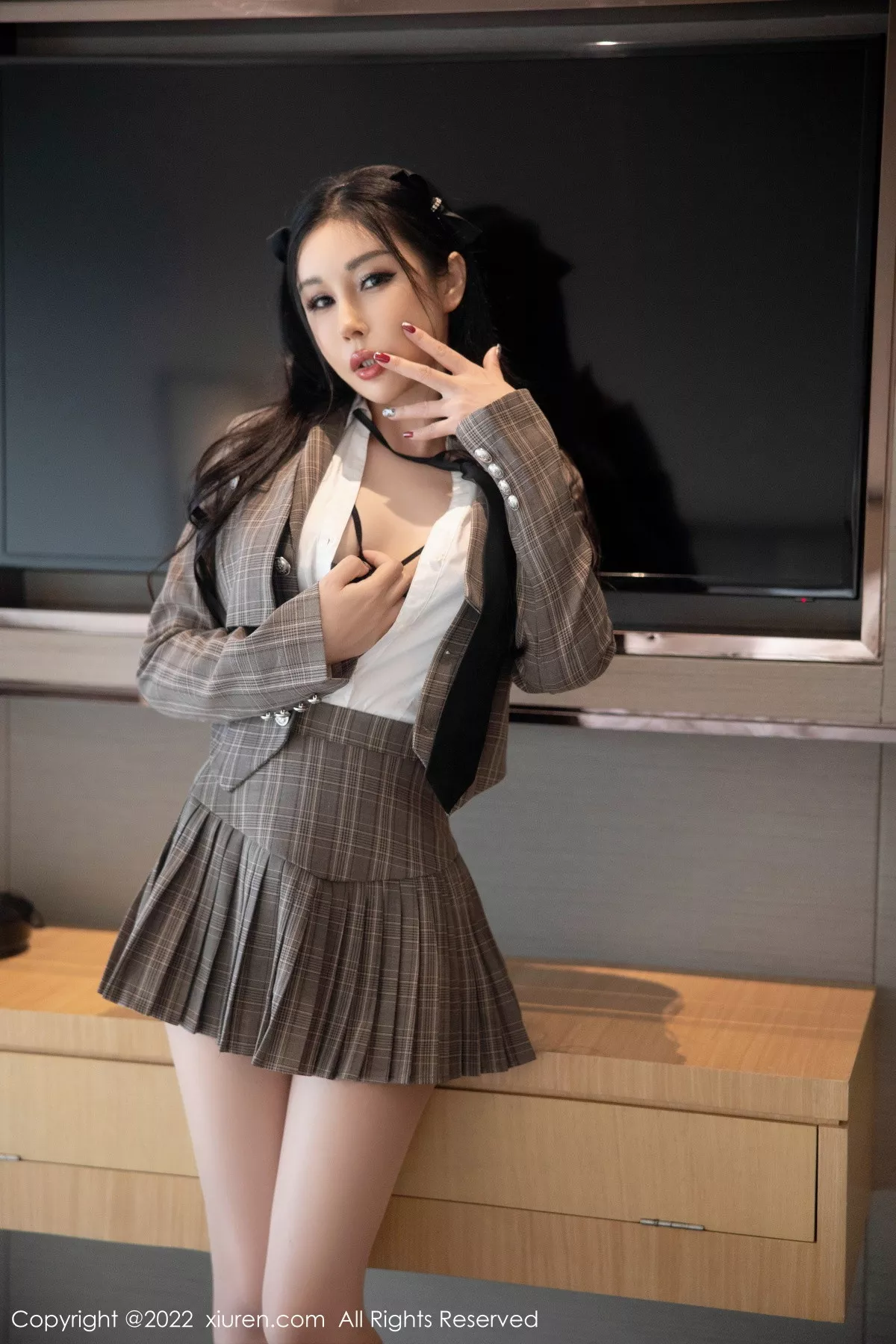 秀人集.com_[XiuRen秀人网]No.5902_模特田冰冰私房脱性感制服露黑色情趣内衣秀丰满身材诱惑写真79P