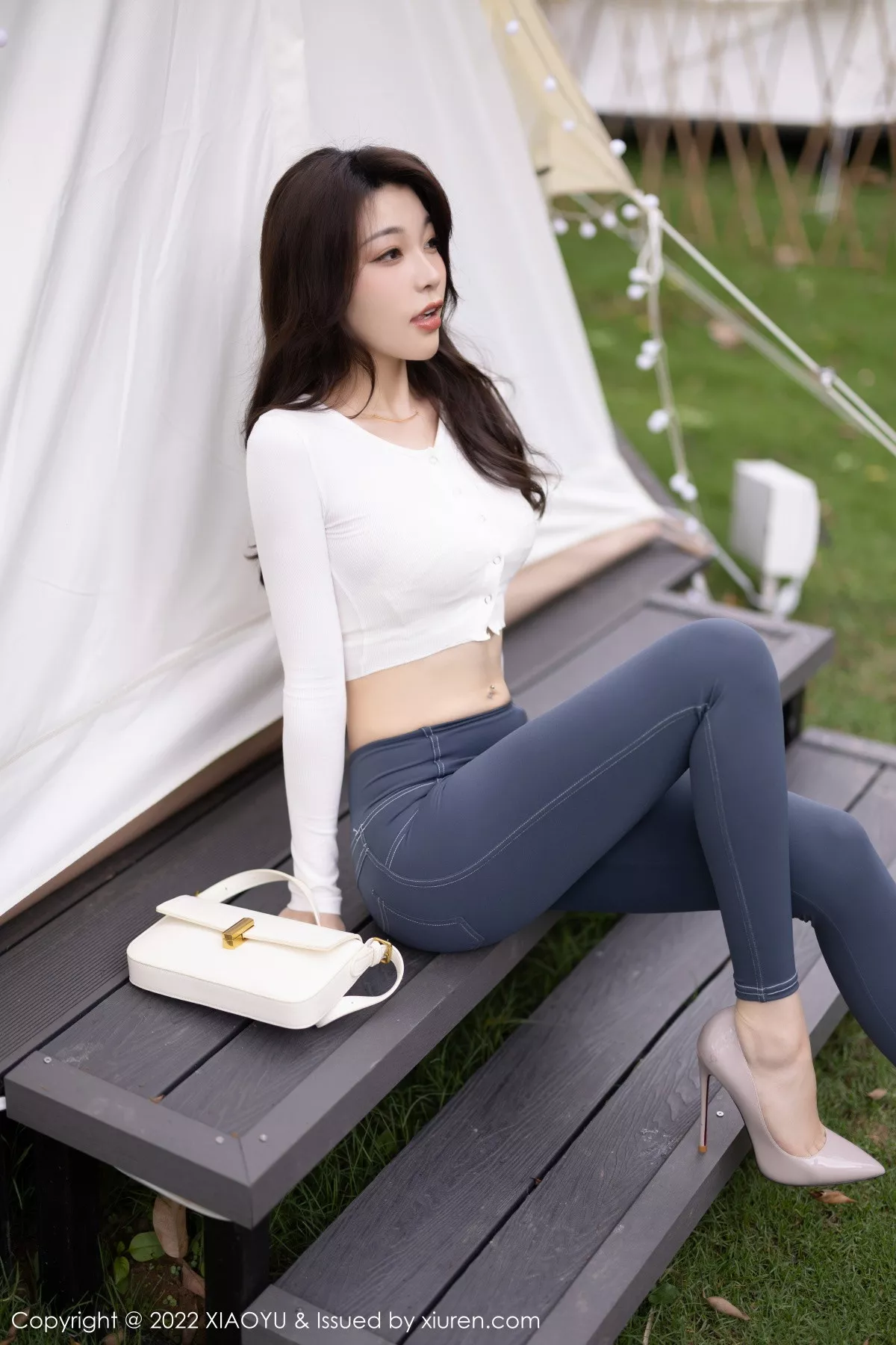 秀人集.com_[XiaoYu画语界]Vol.911_模特徐莉芝Booty白色收身衣配简约长裤+白色情趣内衣诱惑写真84P