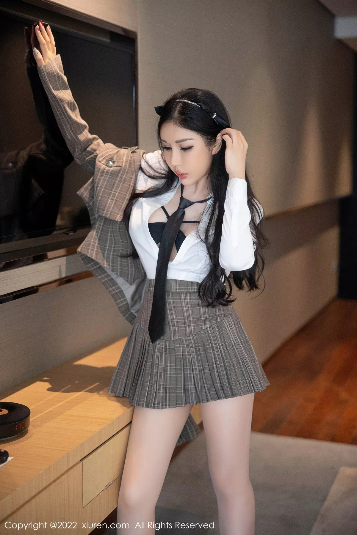 秀人集.com_[XiuRen秀人网]No.5902_模特田冰冰私房脱性感制服露黑色情趣内衣秀丰满身材诱惑写真79P