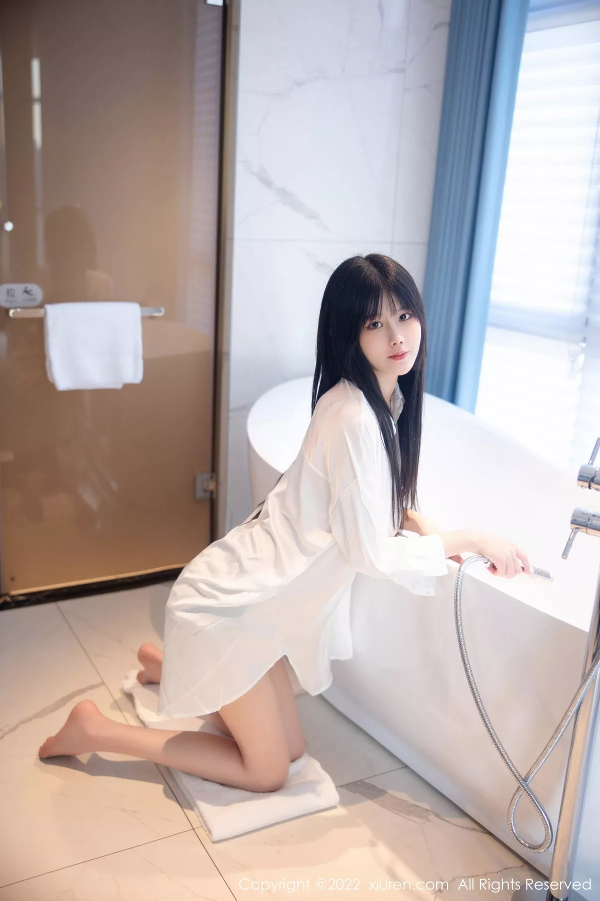 秀人集.com_[XiuRen秀人网]No.5909_模特77qiqi私房浴室脱性感白T露浅蓝色蕾丝内衣迷人诱惑写真85P