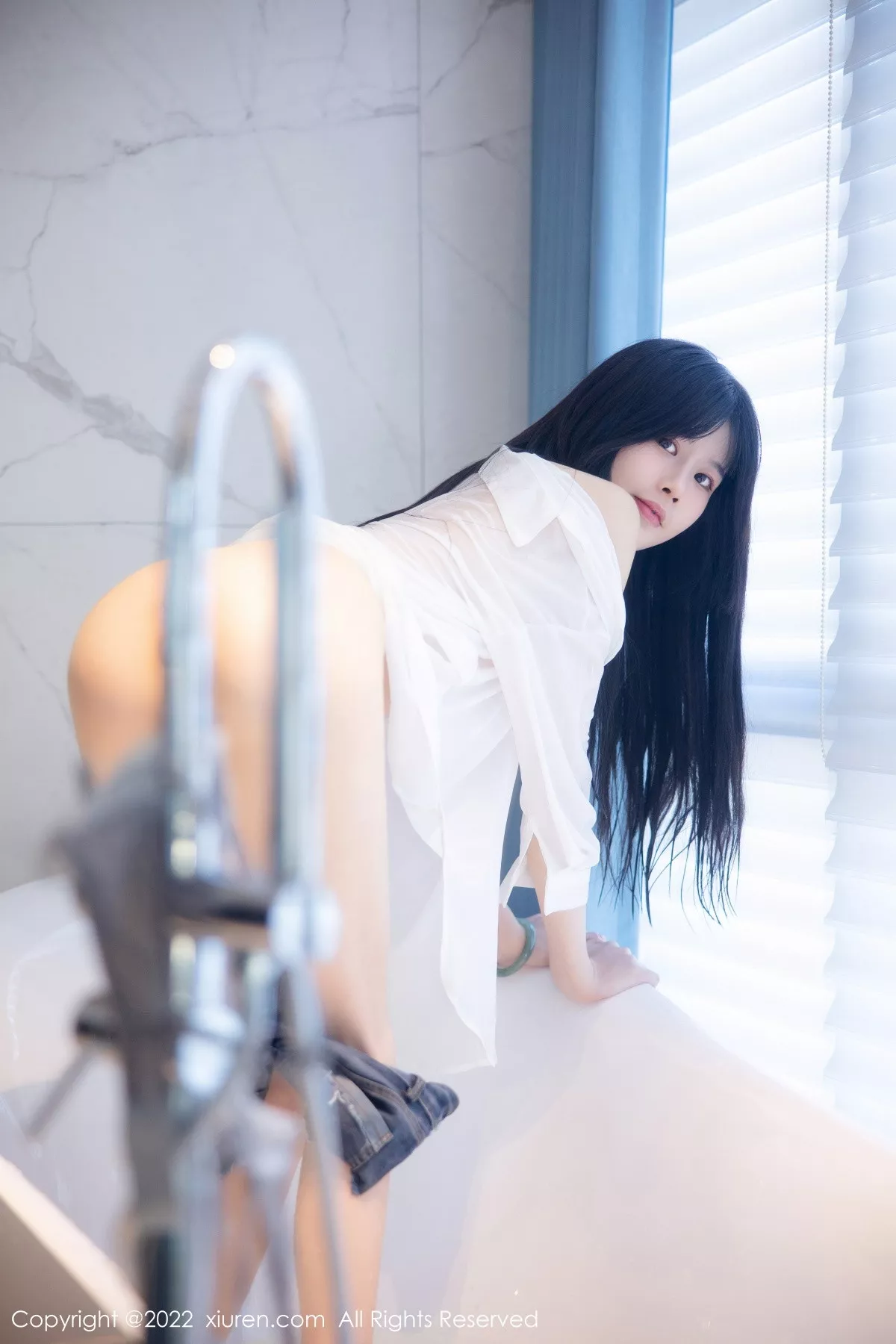 秀人集.com_[XiuRen秀人网]No.5909_模特77qiqi私房浴室脱性感白T露浅蓝色蕾丝内衣迷人诱惑写真85P