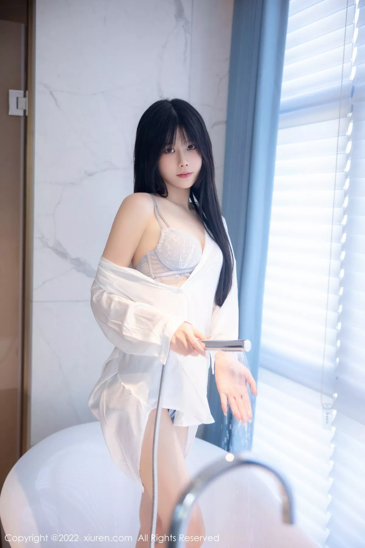 秀人集.com_[XiuRen秀人网]No.5909_模特77qiqi私房浴室脱性感白T露浅蓝色蕾丝内衣迷人诱惑写真85P
