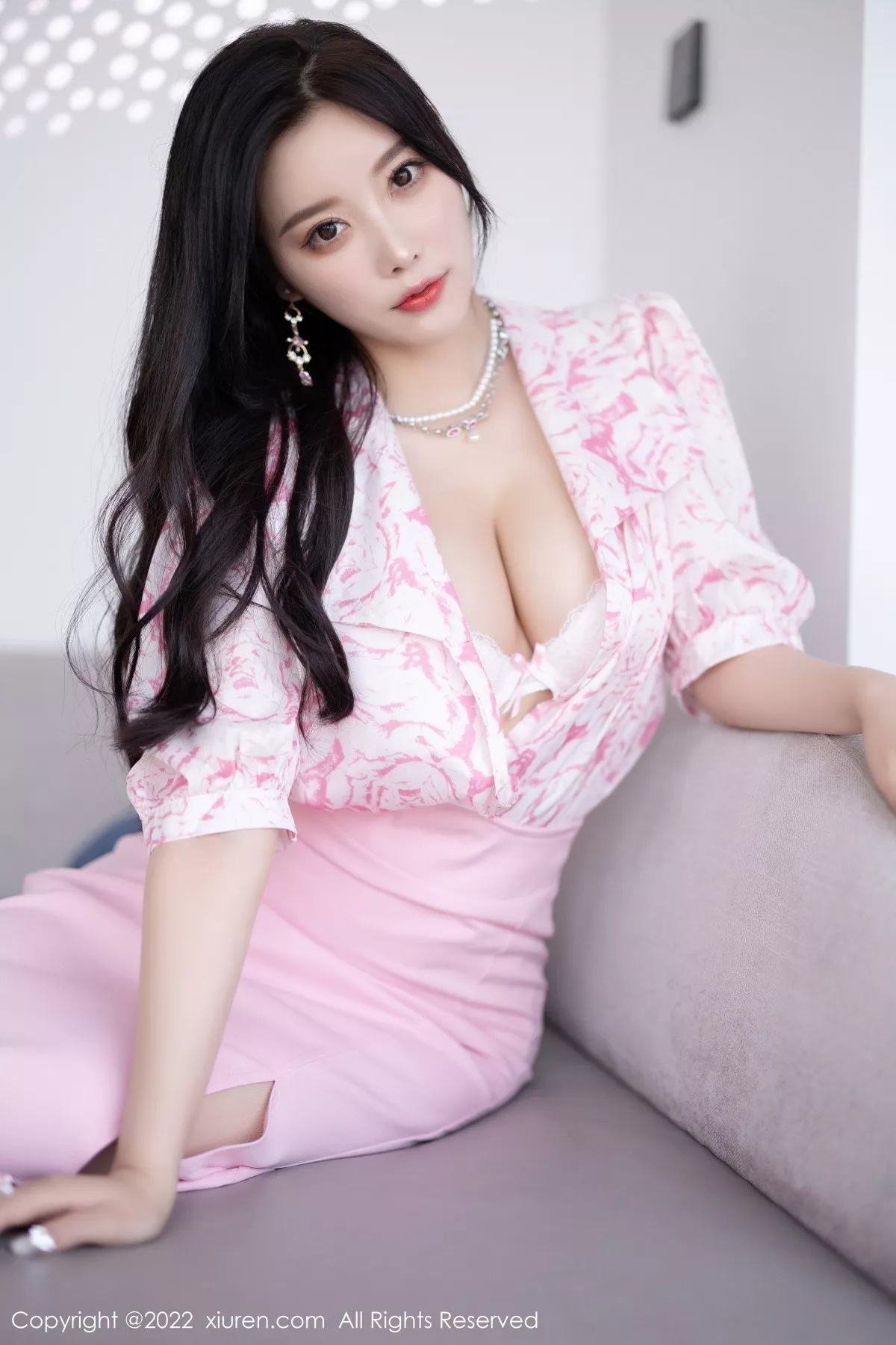 秀人集.com_[XiuRen秀人网]No.5927_女神杨晨晨Yome脱性感粉色上衣露白色内衣秀丰腴身材诱惑写真87P