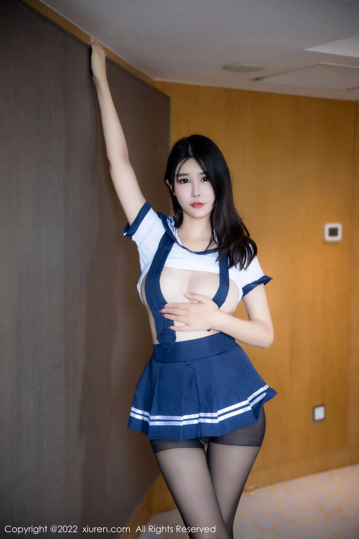 秀人集.com_[XiuRen秀人网]No.5925_模特夏沫沫tifa性感学生制服蓝色短裙配超薄开档黑丝魅惑写真69P