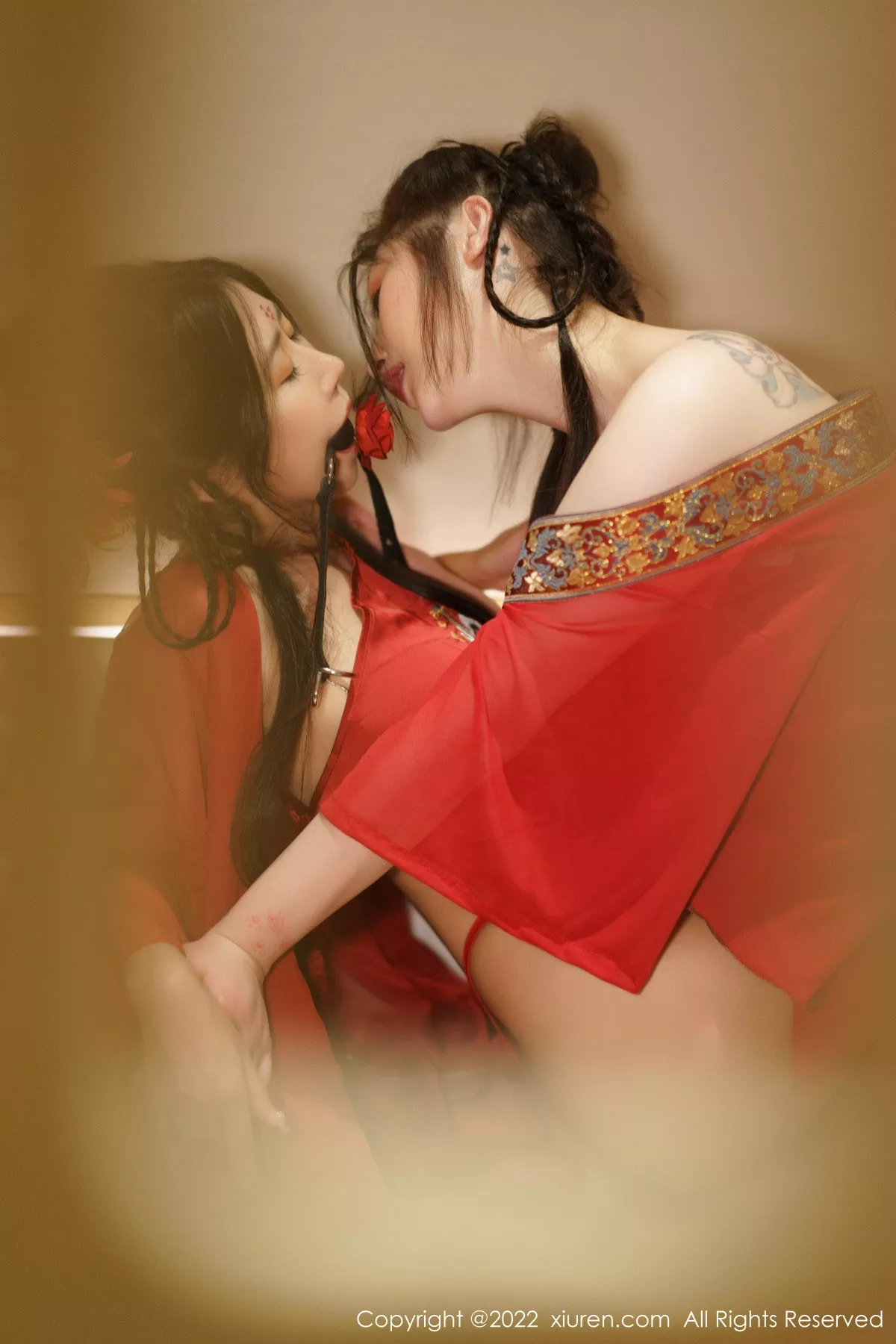 秀人集.com_[XiuRen秀人网]No.6068_女神laura阿姣＆妲己_Toxic红色薄透古装服秀丰满身材诱惑写真79P