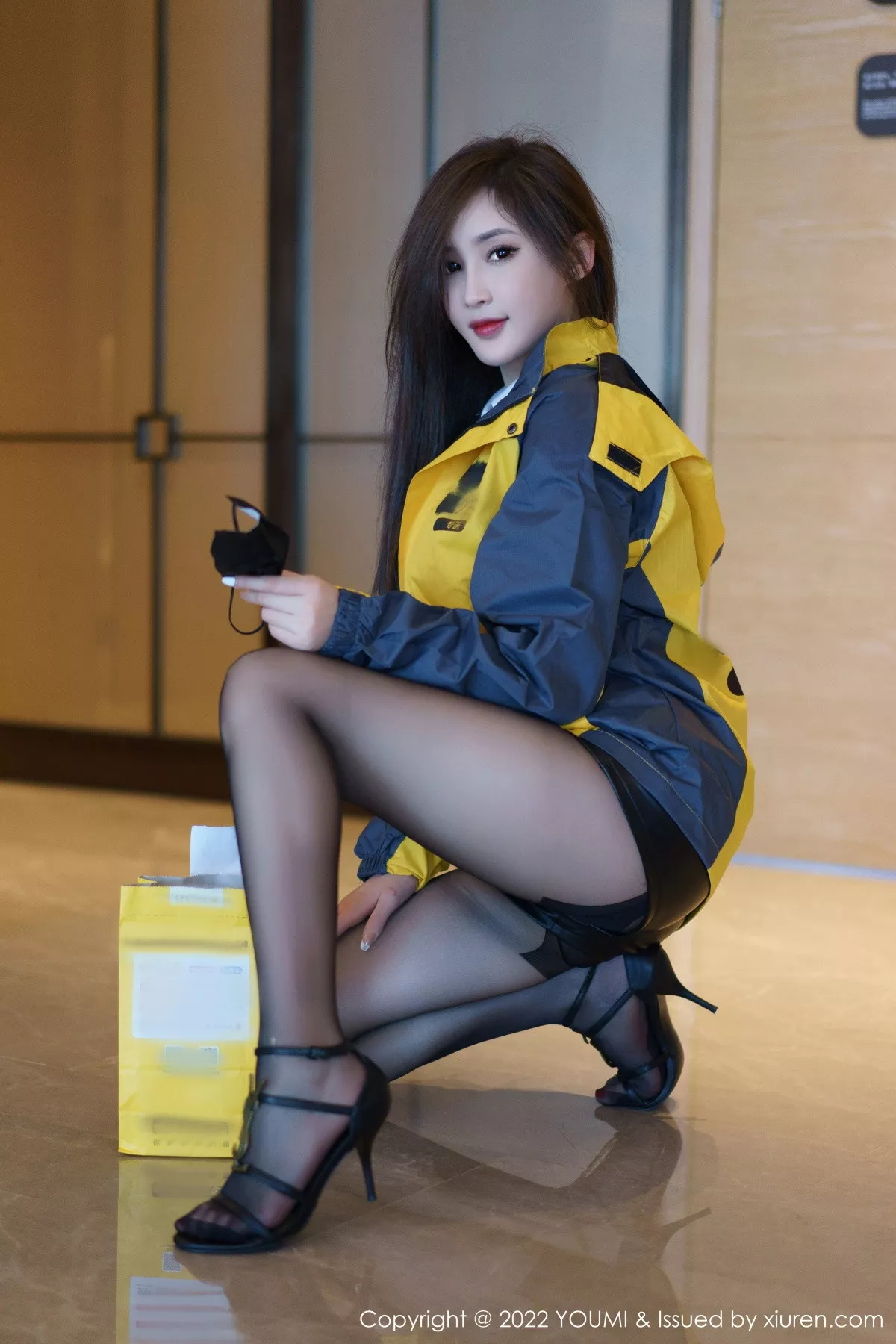 秀人集.com_[YouMi尤蜜荟]Vol.884_女神Carol周妍希角色扮演白上衣配皮短裙露黑色内衣诱惑写真108P