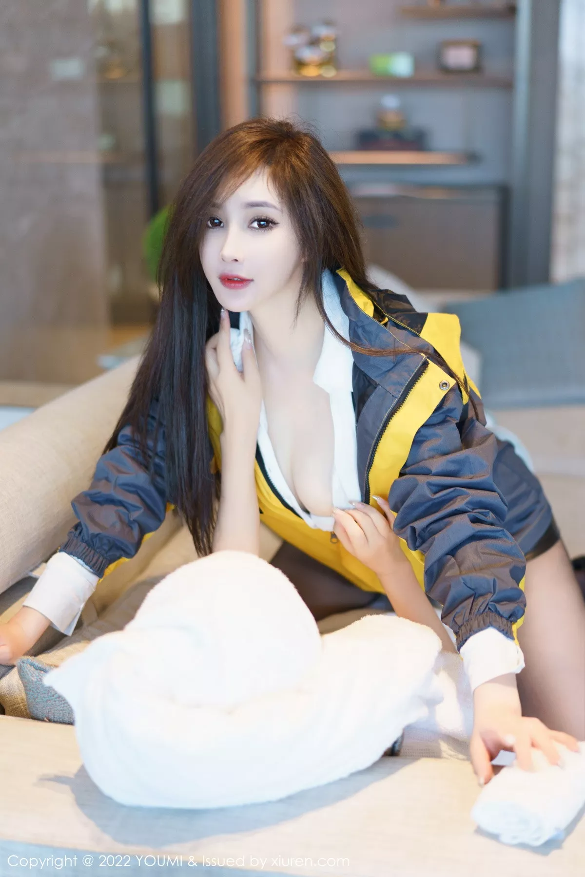 秀人集.com_[YouMi尤蜜荟]Vol.884_女神Carol周妍希角色扮演白上衣配皮短裙露黑色内衣诱惑写真108P