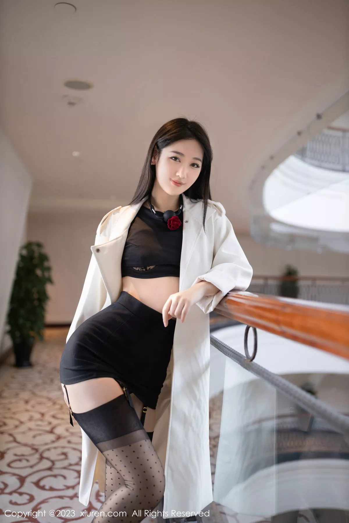 秀人集.com_[XiuRen秀人网]No.6079_模特唐安琪脱白色外衣露黑色轻透蕾丝内衣配黑丝吊袜诱惑写真83P