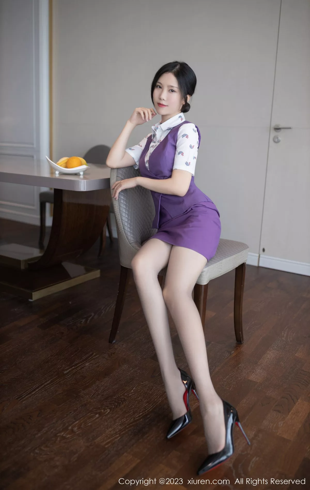 秀人集.com_[XiuRen秀人网]No.6084_模特利世脱空姐制服露紫色内衣配超薄黑丝秀曼妙身姿诱惑写真78P