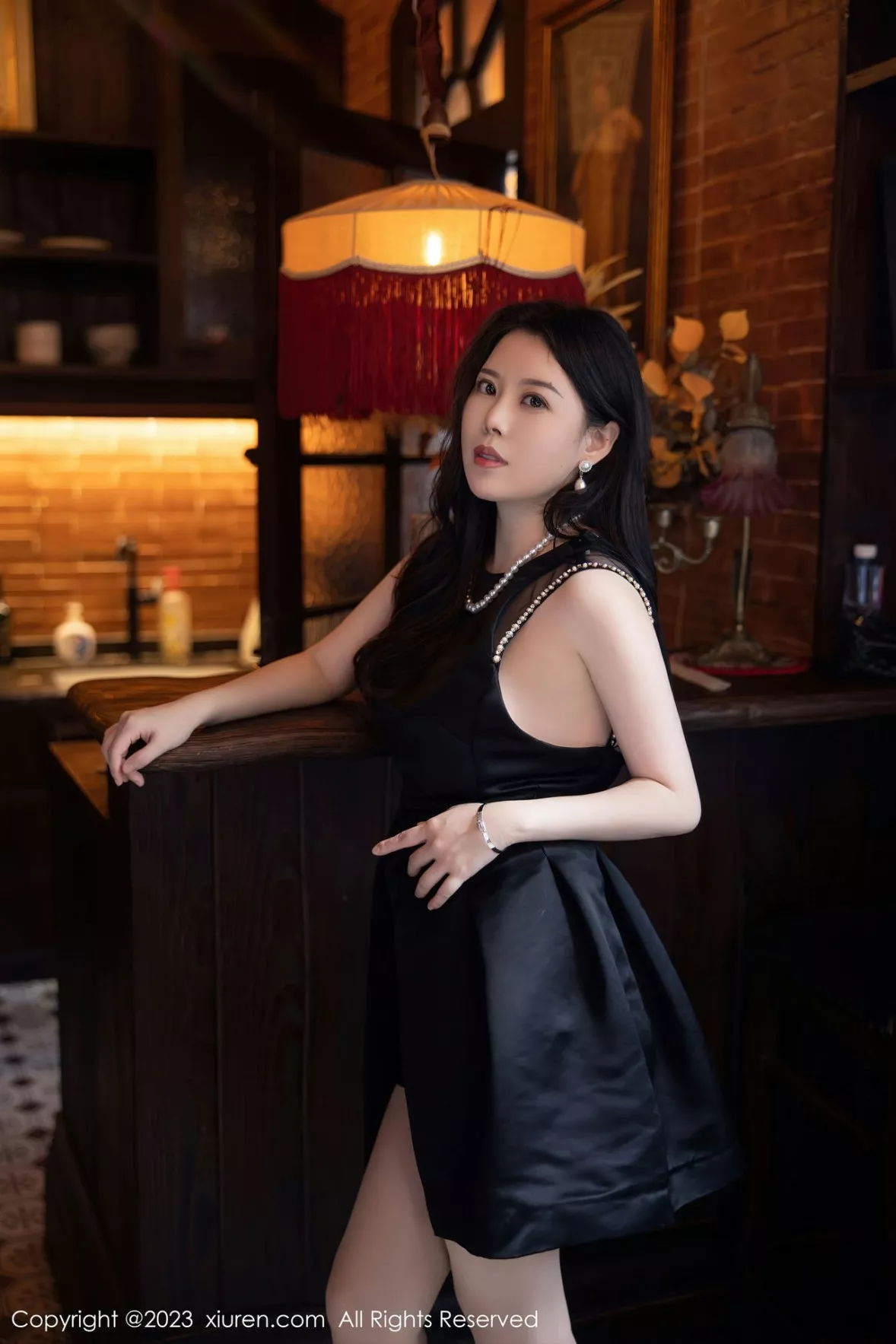 秀人集.com_[XiuRen秀人网]No.6089_模特白茹雪半脱连衣裙露性感红色蕾丝内衣秀丰腴身材诱惑写真72P