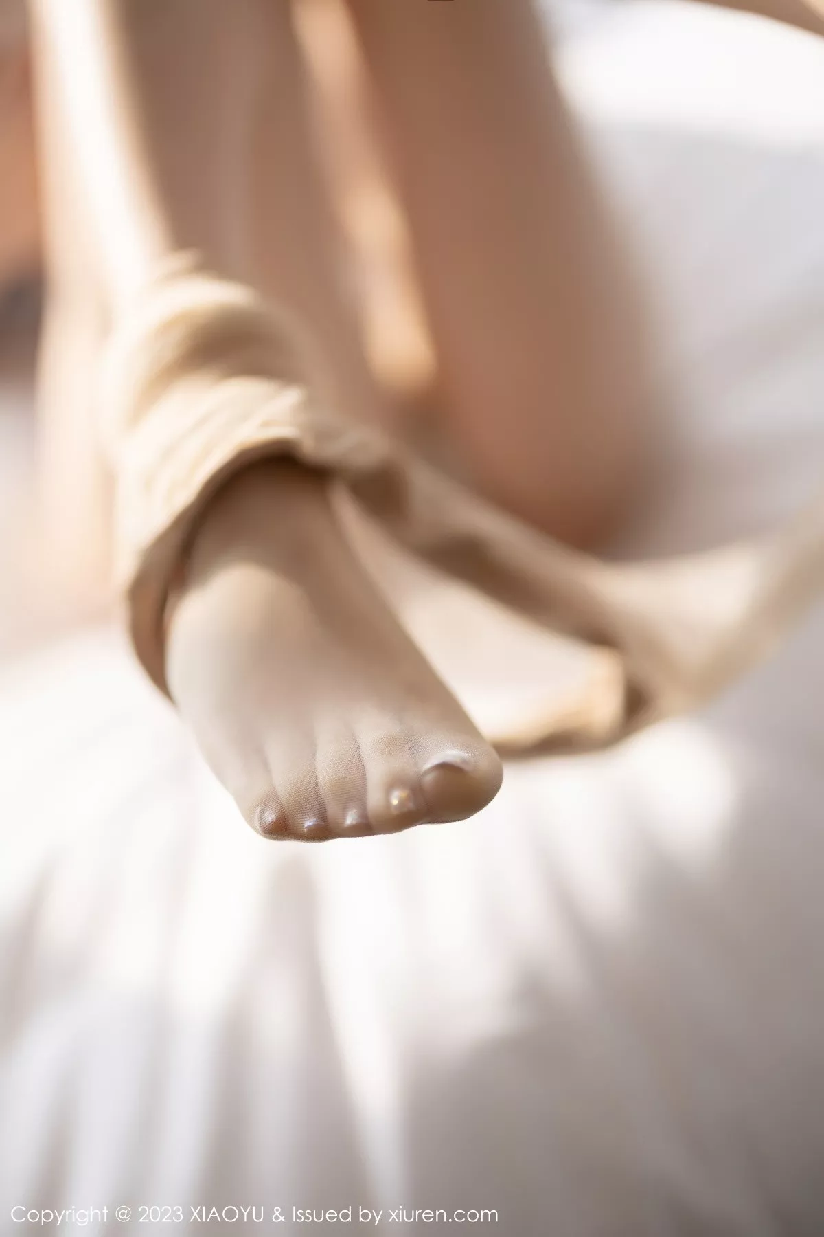 秀人集.com_[XiaoYu画语界]Vol.940_女神徐莉芝Booty浅暖色上衣配白色长裤露白色刺绣内衣诱惑写真93P