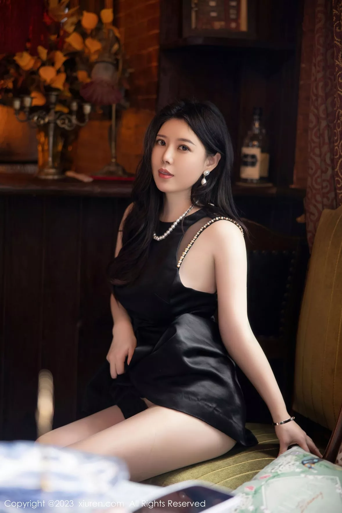 秀人集.com_[XiuRen秀人网]No.6089_模特白茹雪半脱连衣裙露性感红色蕾丝内衣秀丰腴身材诱惑写真72P