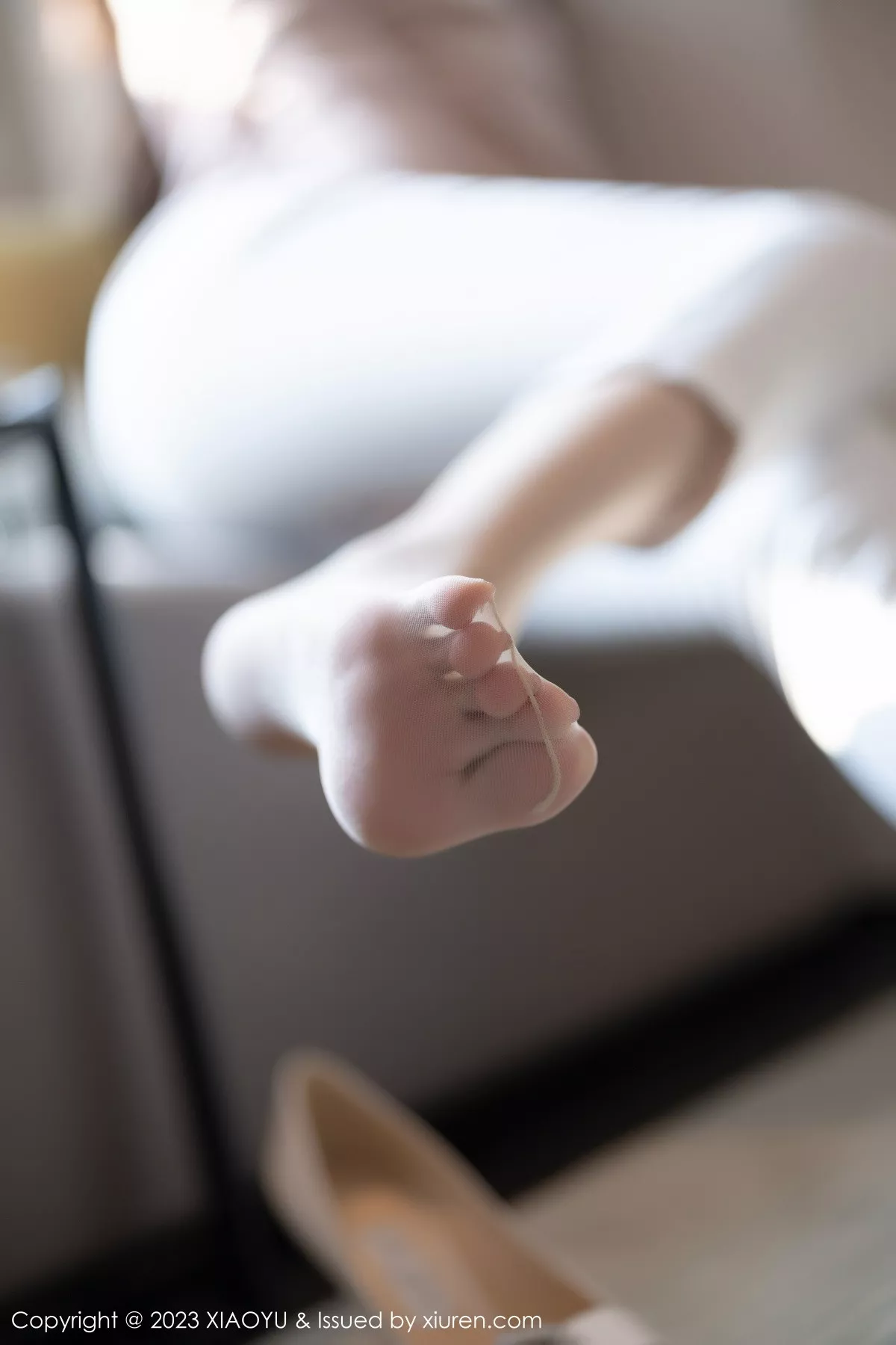 秀人集.com_[XiaoYu画语界]Vol.940_女神徐莉芝Booty浅暖色上衣配白色长裤露白色刺绣内衣诱惑写真93P