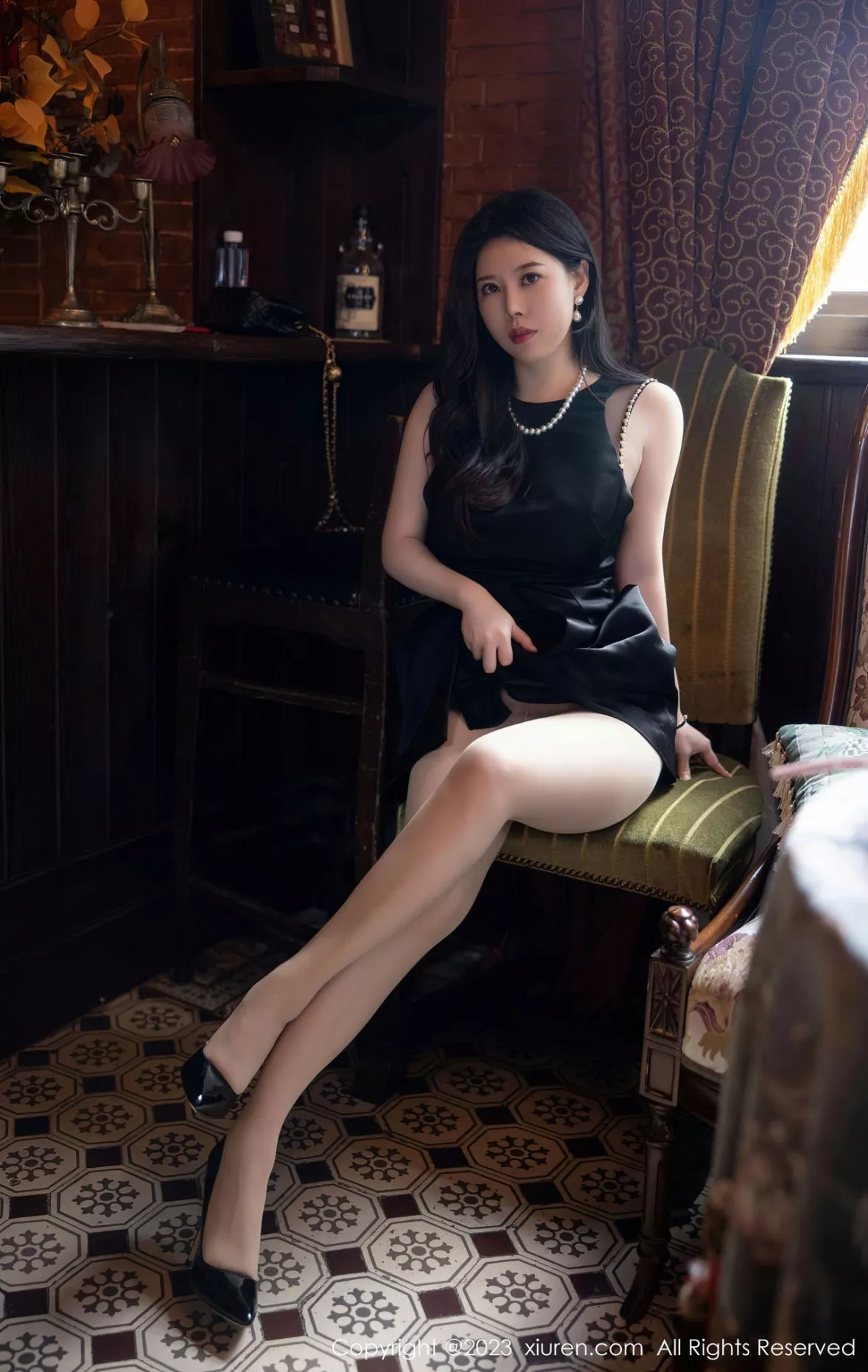 秀人集.com_[XiuRen秀人网]No.6089_模特白茹雪半脱连衣裙露性感红色蕾丝内衣秀丰腴身材诱惑写真72P