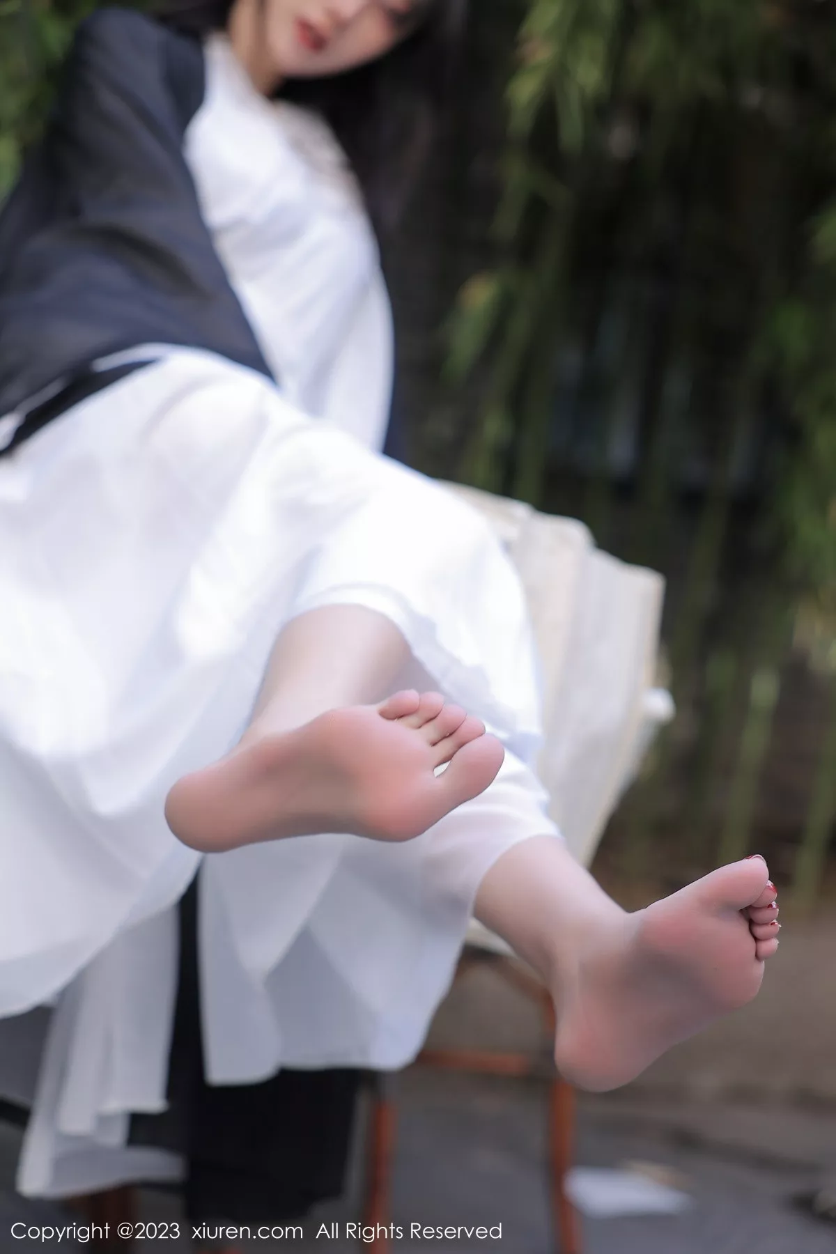 秀人集.com_[XiuRen秀人网]No.6094_模特玥儿玥er海南旅拍脱白色古装服饰露性感内衣撩人诱惑写真55P