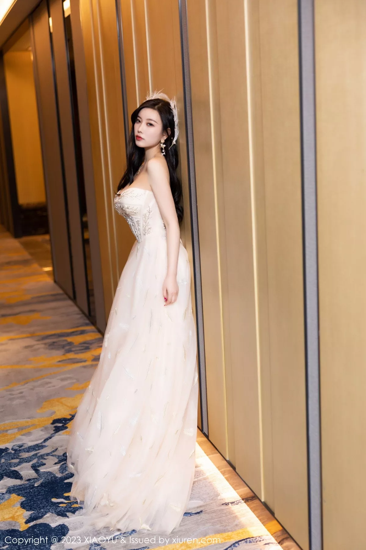 秀人集.com_[XiaoYu画语界]Vol.941_女神杨晨晨Yome生日主题脱连衣长裙露火辣身材极致诱惑写真120P