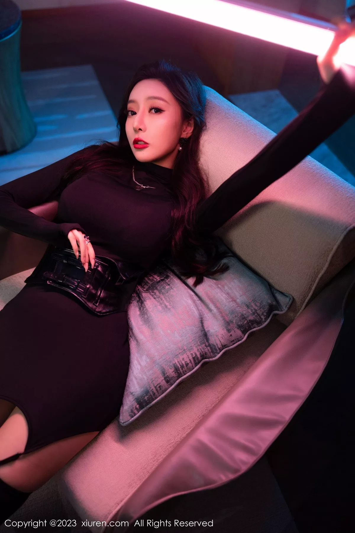 秀人集.com_[XiuRen秀人网]No.6099_女神王馨瑶yanni黑色紧身服饰露暗红色蕾丝内衣完美诱惑写真77P