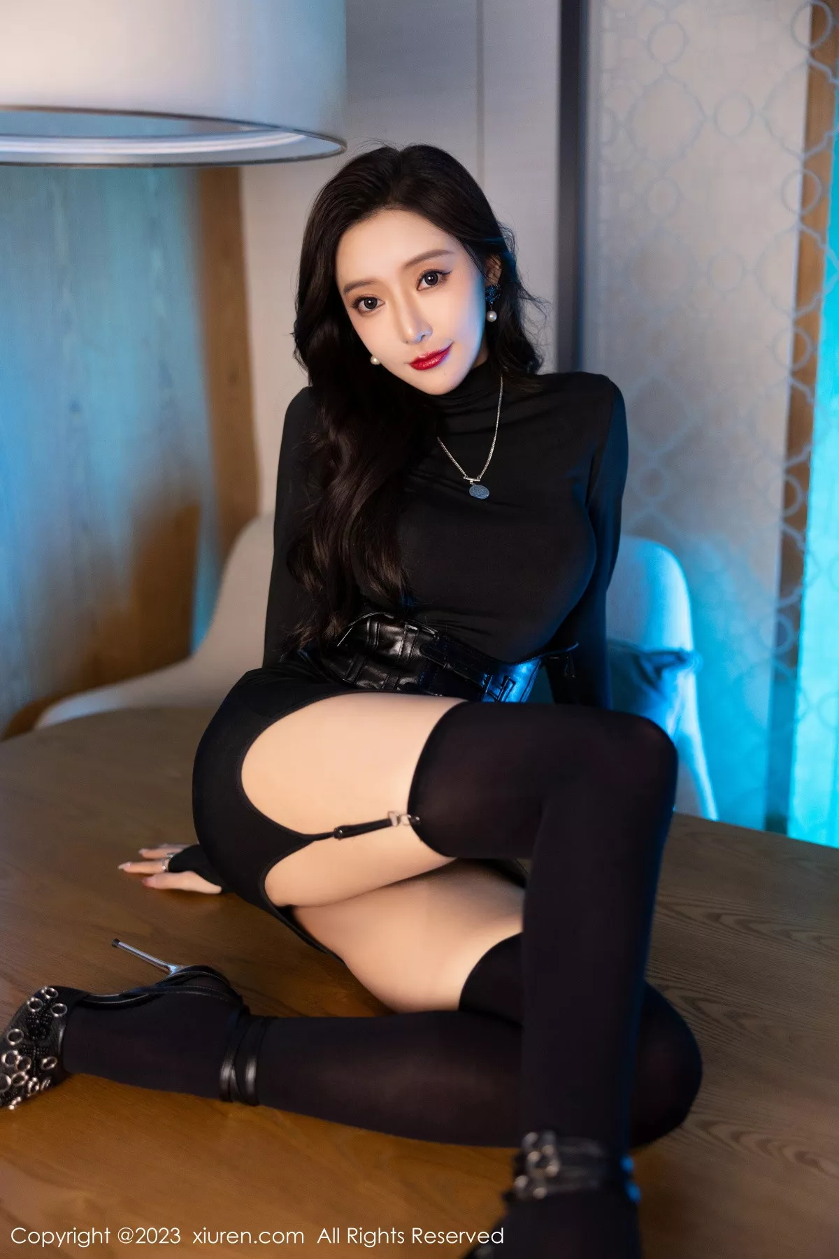 秀人集.com_[XiuRen秀人网]No.6099_女神王馨瑶yanni黑色紧身服饰露暗红色蕾丝内衣完美诱惑写真77P