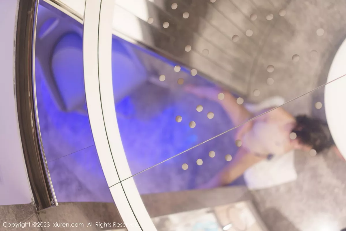 秀人集.com_[XiuRen秀人网]No.6098_女神妲己_Toxic三亚旅拍游艇场景性感服饰秀雪峰美臀诱惑写真99P