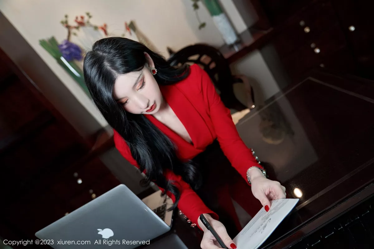 秀人集.com_[XiuRen秀人网]No.6101_女神周于希Sally办公室秘密主题脱制服露黑色蕾丝内衣诱惑写真84P