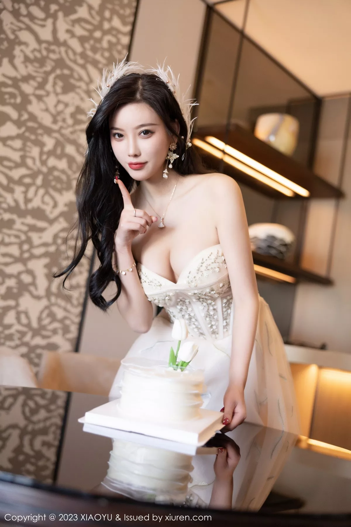 秀人集.com_[XiaoYu画语界]Vol.941_女神杨晨晨Yome生日主题脱连衣长裙露火辣身材极致诱惑写真120P