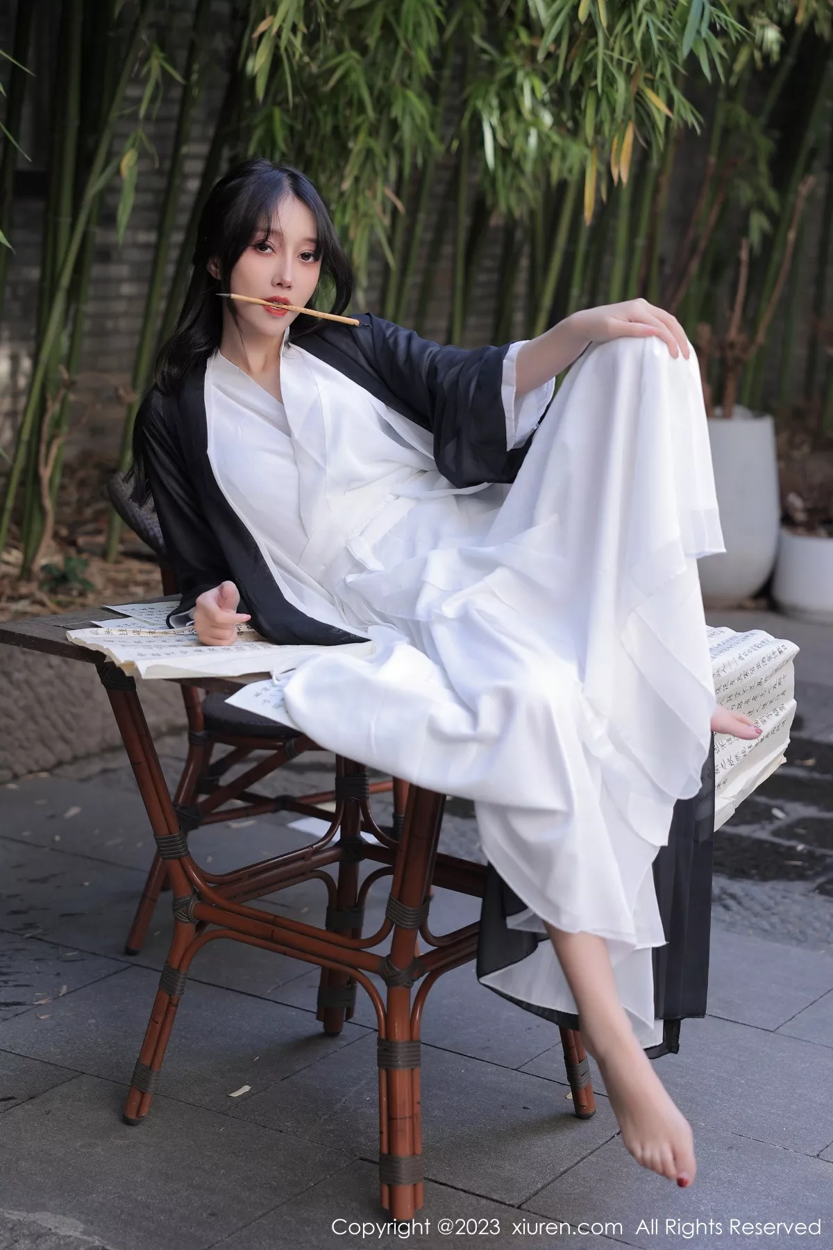 秀人集.com_[XiuRen秀人网]No.6094_模特玥儿玥er海南旅拍脱白色古装服饰露性感内衣撩人诱惑写真55P