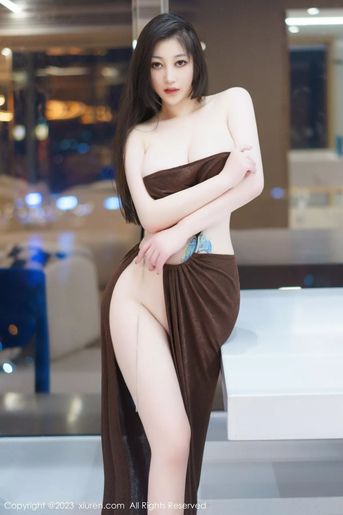 秀人集.com_[XiuRen秀人网]No.6098_女神妲己_Toxic三亚旅拍游艇场景性感服饰秀雪峰美臀诱惑写真99P