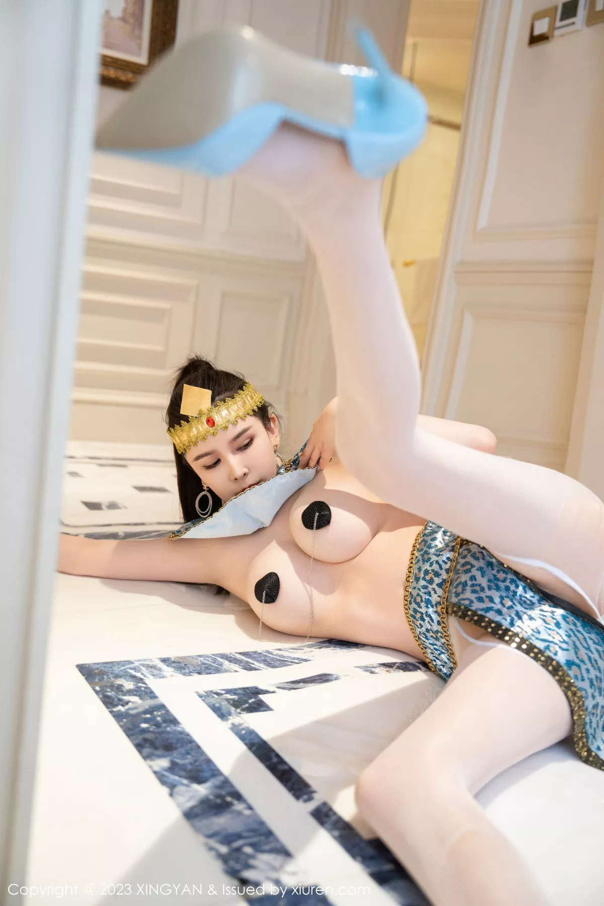 秀人集.com_[XINGYAN星颜社]VOL.166_女神李丽莎私房性感情趣服配开档白丝秀曼妙身姿撩人诱惑写真69P